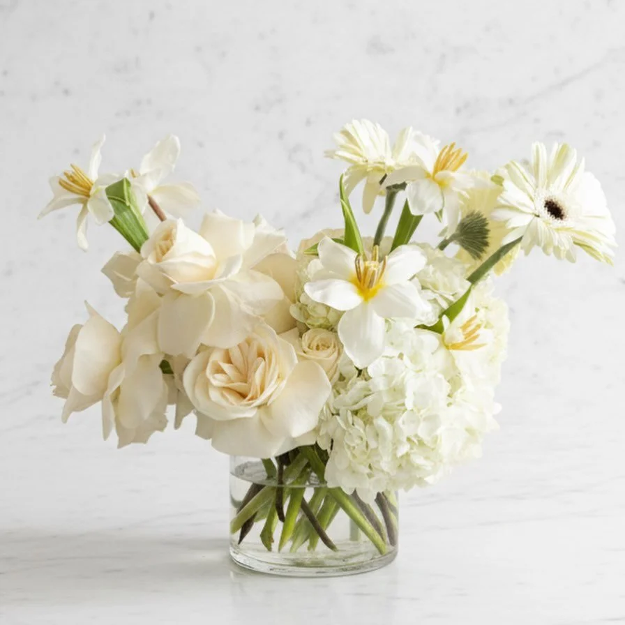 Proof that monochrome doesn&rsquo;t have to be boring 

.

.

#ChicagoFlorist #ChicagoFlowers #ChicagoFloralDesign #ChicagoSmallBusiness #ChicagoCreative