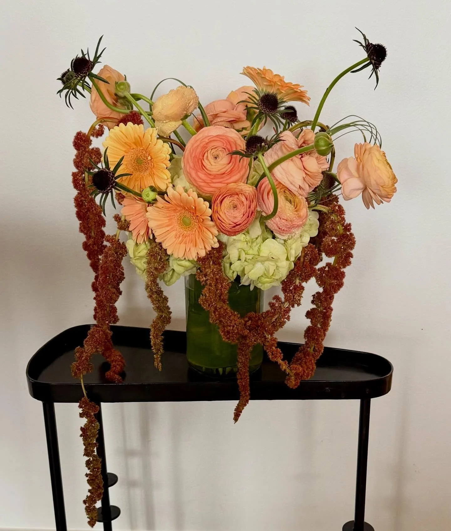 There&rsquo;s something about a scabiosa that hasn&rsquo;t bloomed yet that I love. Also, consider this your sign to wire and bend the stems to create a bit of interest for your design 🖤

.

.

#ChicagoFlorist #ChicagoFlowers #ChicagoFloralDesign #C