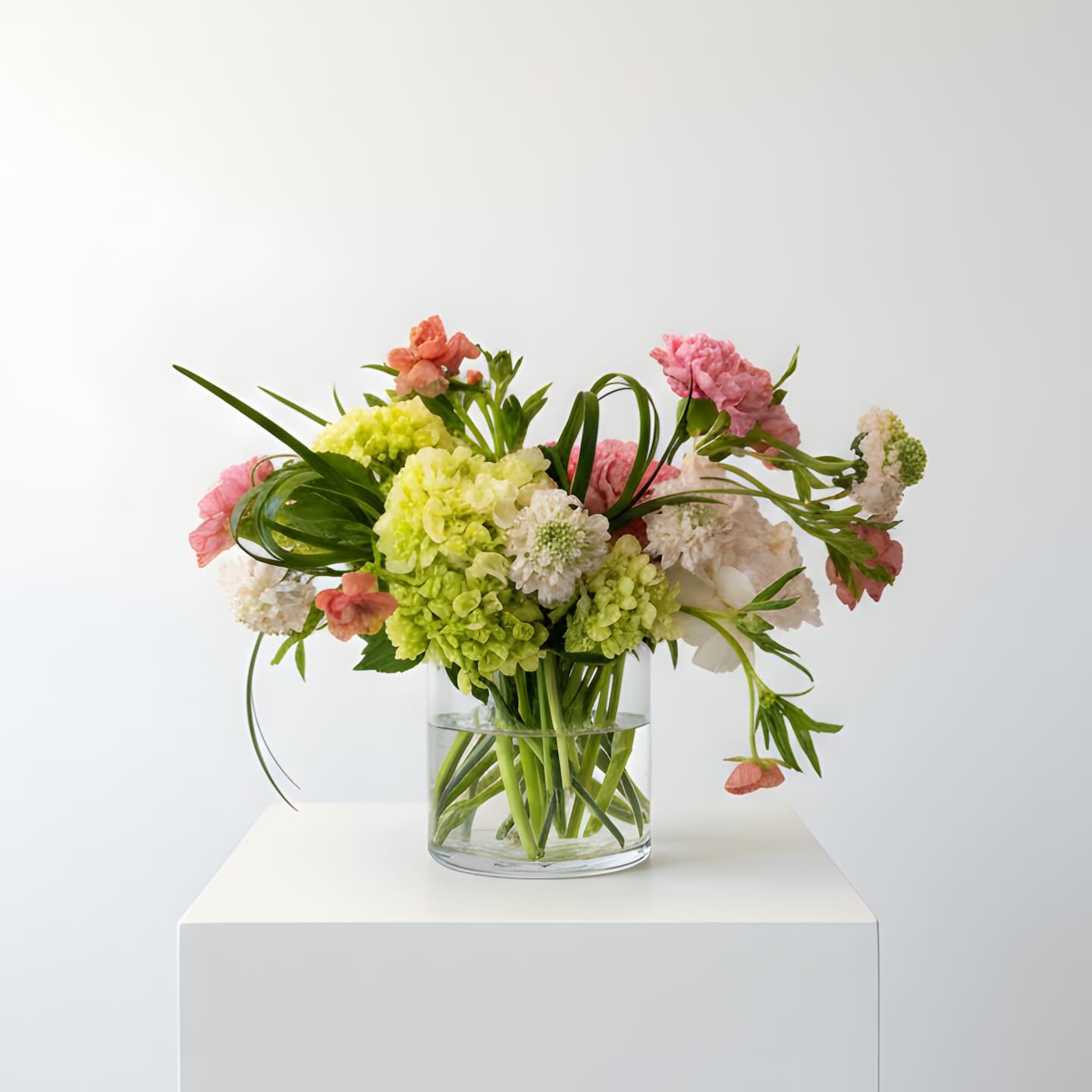 Close ups from our last post: These designs feel fresh, springy, unstructured and feminine and we love it 🩷 

.

.

#ChicagoFlorist #ChicagoFlowers #ChicagoFloralDesign #ChicagoSmallBusiness #ChicagoCreative