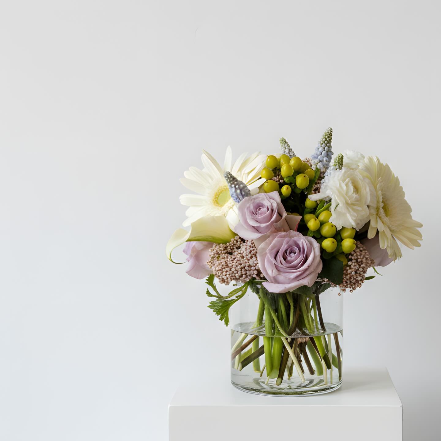 If you can believe it, this is my fist time EVER buying purple roses. I&rsquo;m such a creature of habit and today&rsquo;s designs proved that stepping outside of my comfort zone  can yield some beautiful results 🧡🧡

.

.

#ChicagoFlorist #ChicagoF