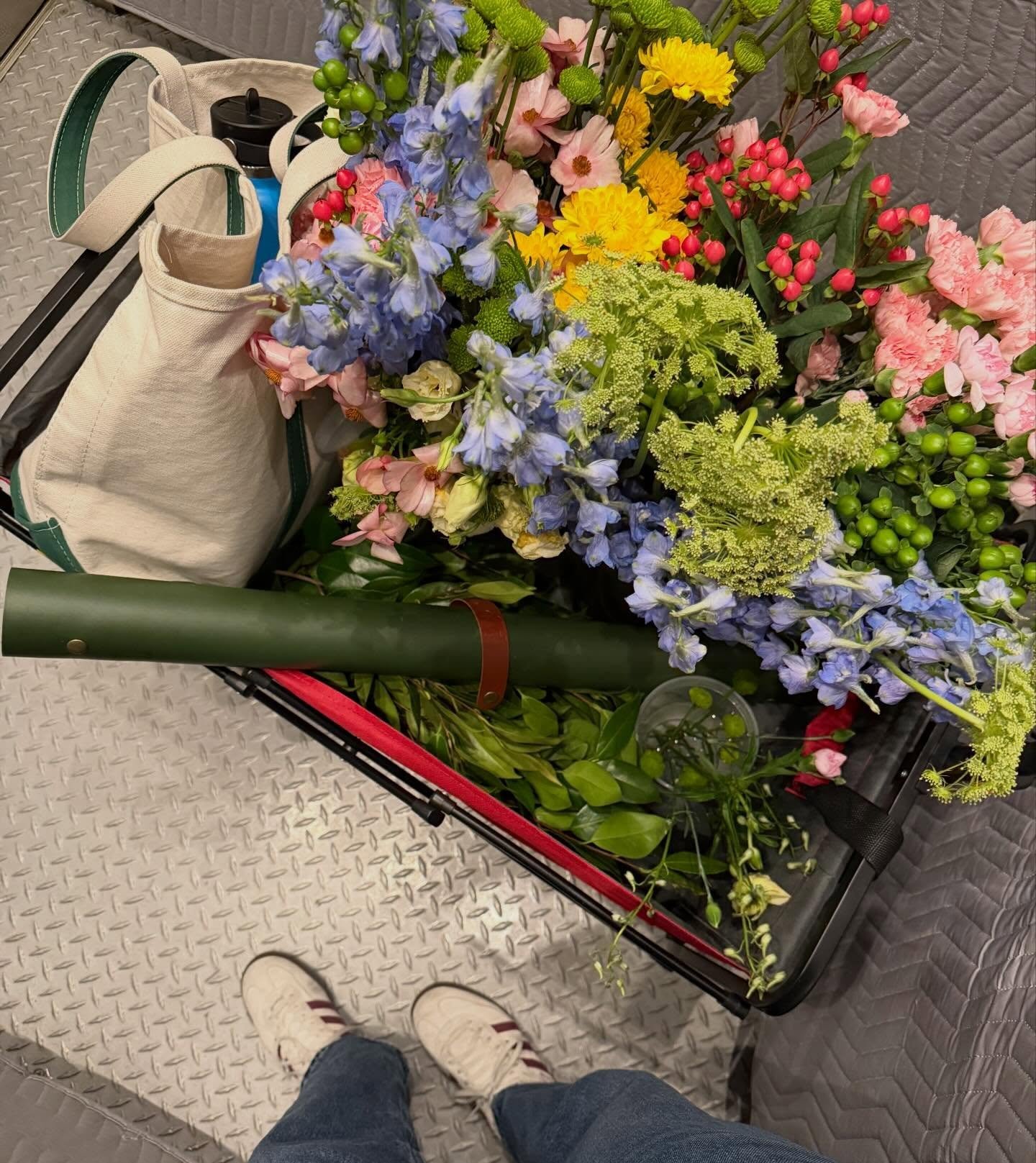 Springy tidbits 🧡

.

.

#ChicagoFlorist #ChicagoFlowers #ChicagoFloralDesign #ChicagoSmallBusiness #ChicagoCreative