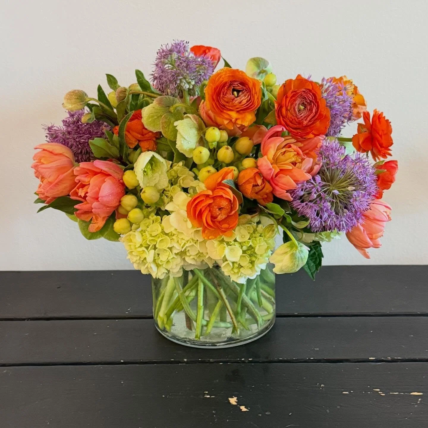 allium, double tulips, and hellebore OH MY ! 

.

.

#ChicagoFlorist #ChicagoFlowers #ChicagoFloralDesign #ChicagoSmallBusiness #ChicagoCreative