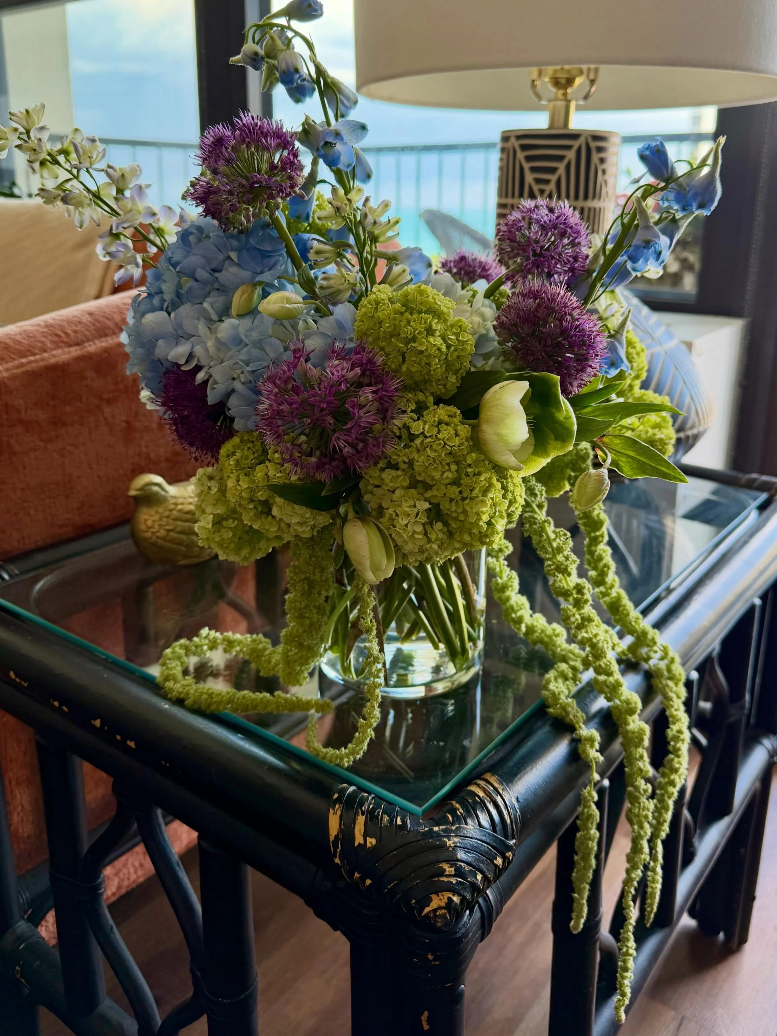 Allium has entered the chat 

.

.

 #ChicagoFlorist #ChicagoFlowers #ChicagoFloralDesign #ChicagoSmallBusiness #ChicagoCreative