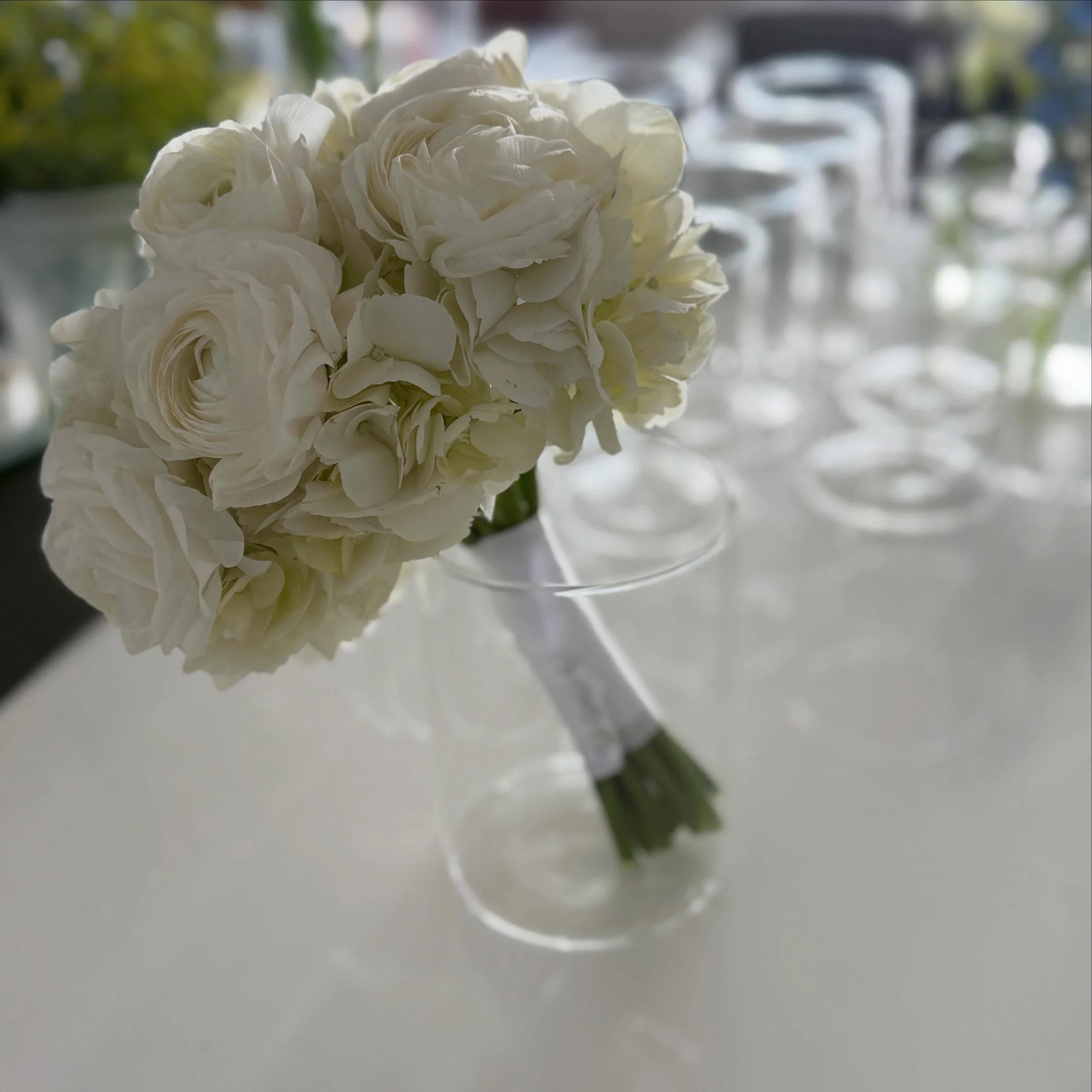 the sweetest little bouquet you ever did see 🤍

.

.

#ChicagoWeddingFlorist #ChicagoWeddings
#IllinoisWedding #MicroWeddingChicago
#IntimateWedding
