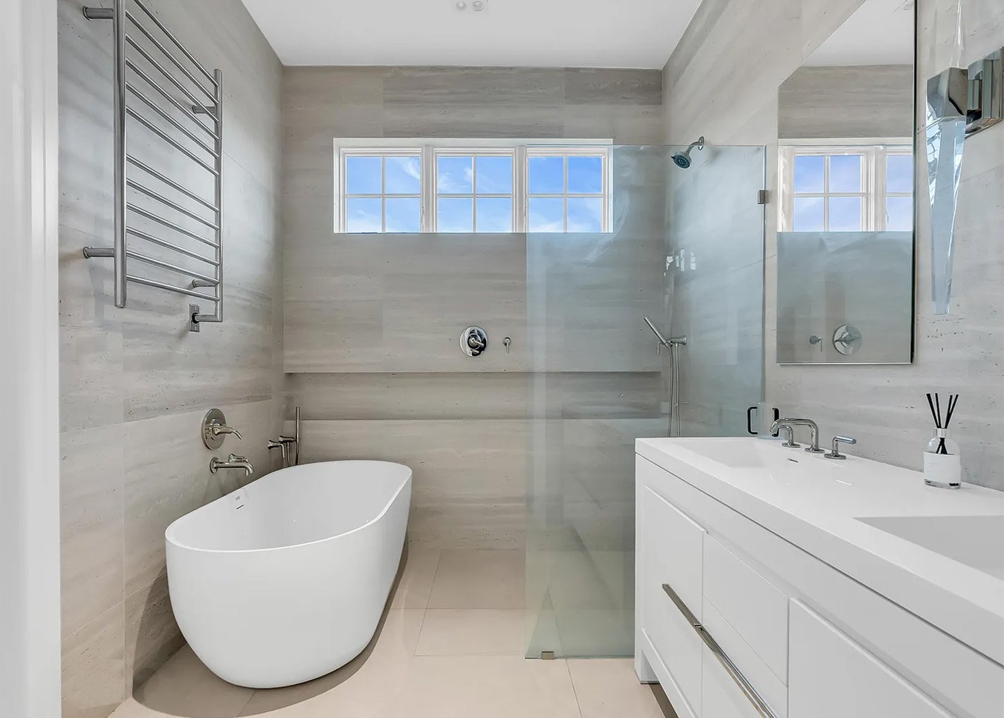 Master Bathroom 2.jpg