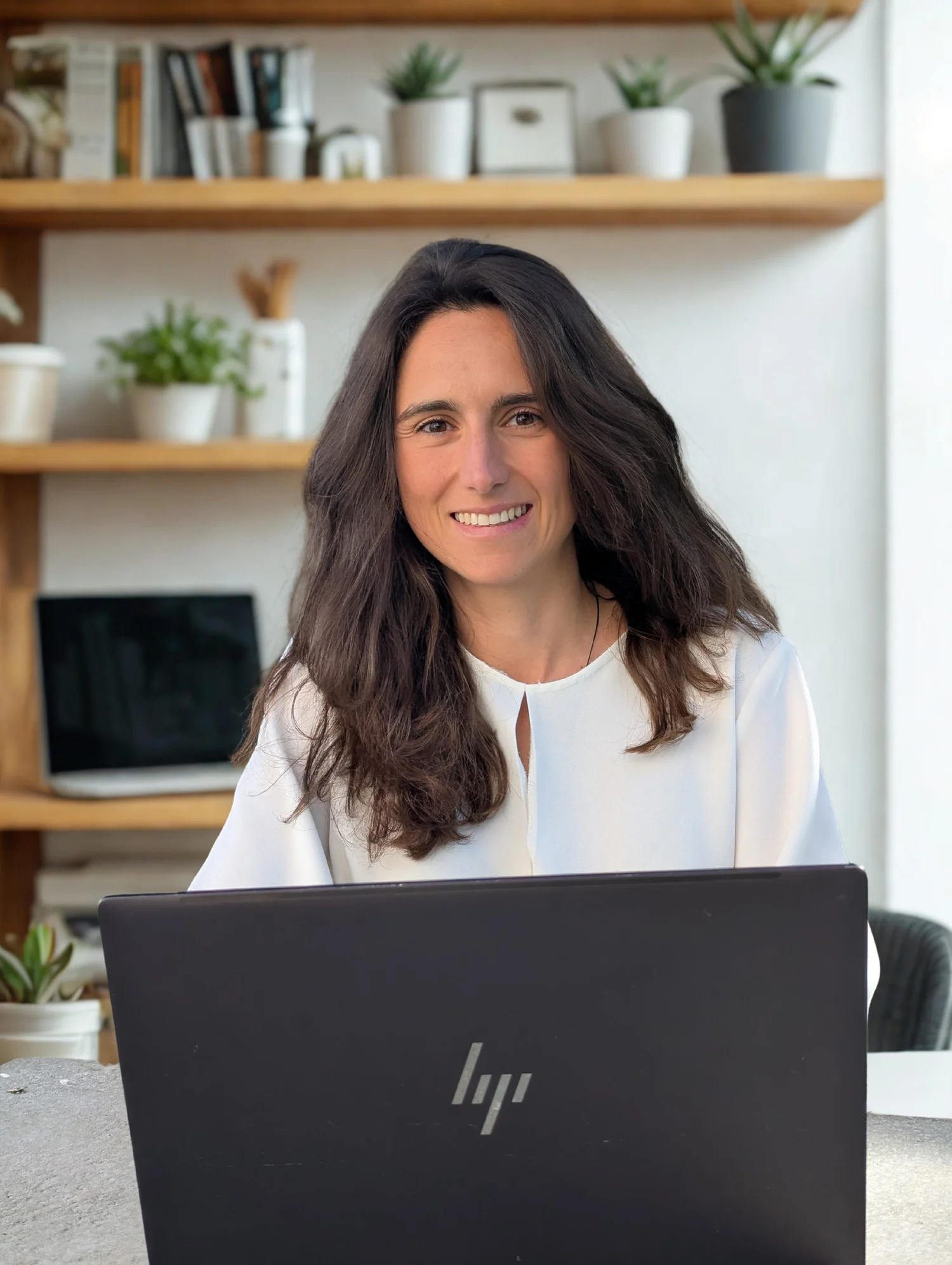 Joana Amram — Nutritional Therapist in Lisbon Joana Amram, gut health naturopath and nutritional therapist, in her Lisbon practice