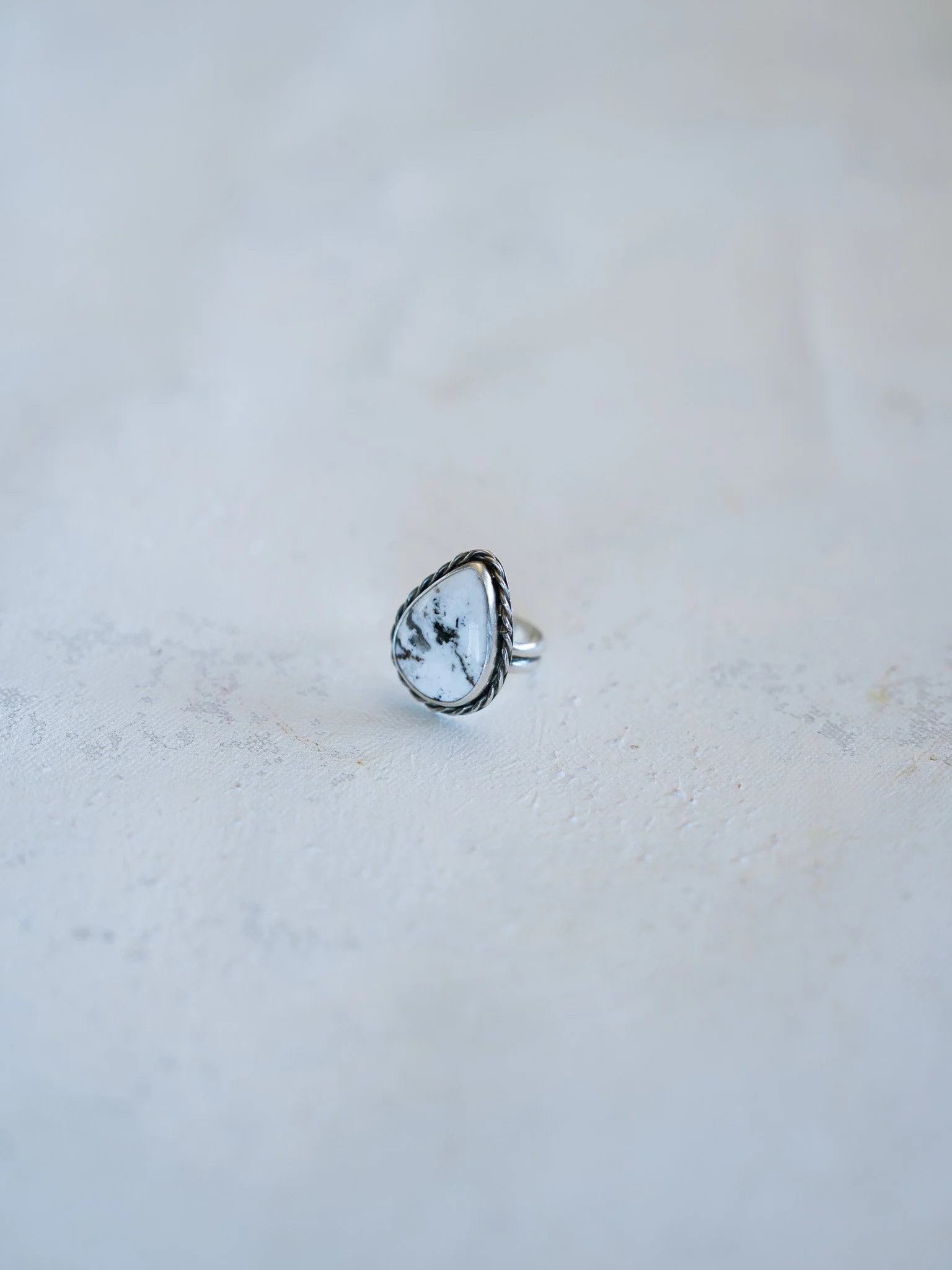 White Buffalo Roped Border Ring
