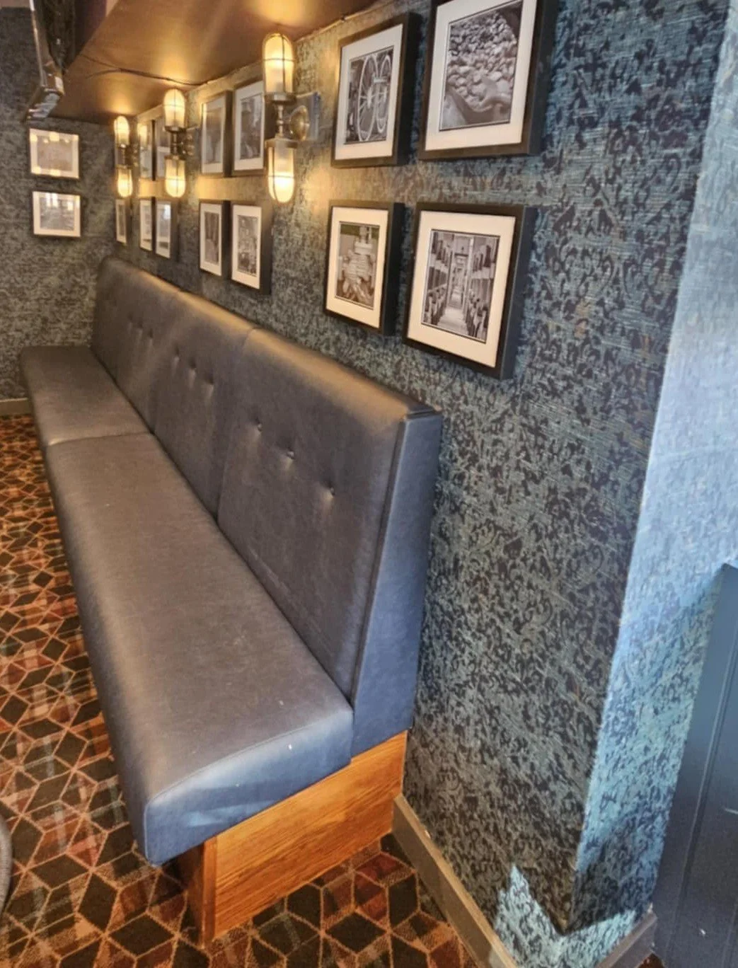 Commercial painting and decorating service including pubs and hotels