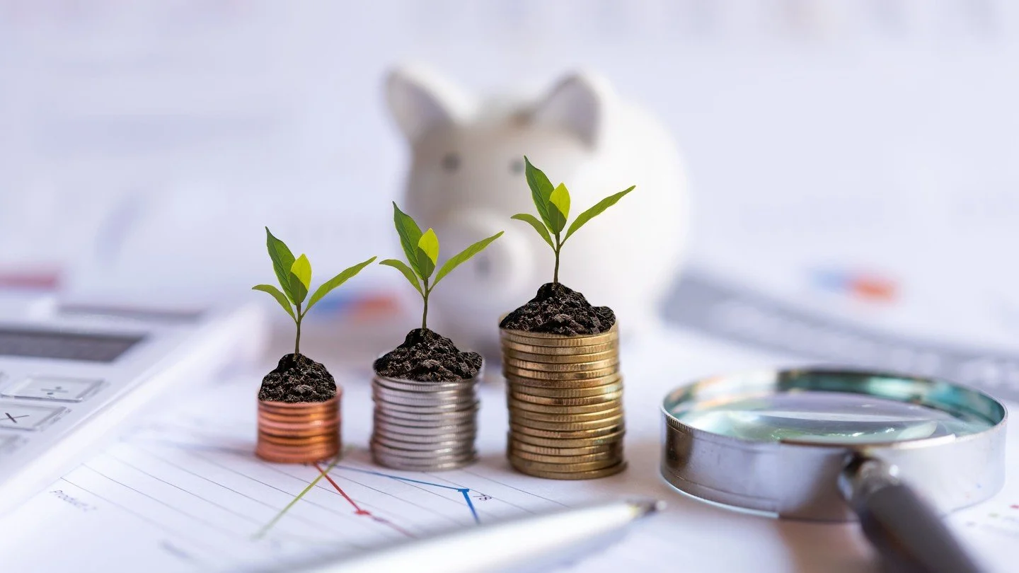 💬 Clarity Convo 💡: Caution around &quot;Finance Fridays&quot;
Lately, I&rsquo;ve noticed a lot of talk about &ldquo;Finance Fridays&rdquo;&mdash;as if we should dedicate an entire day each week to our books. For most business owners, that&rsquo;s j