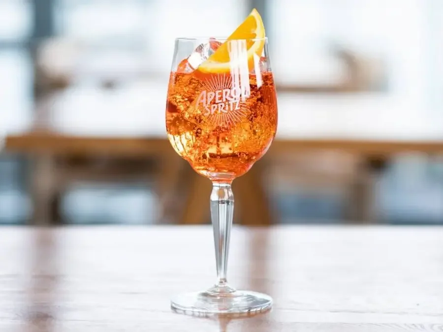 apreol spritz cocktail