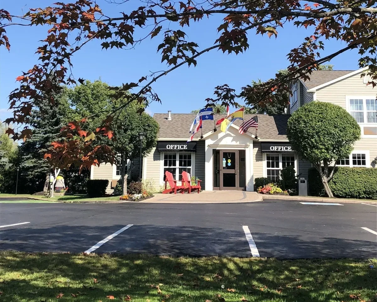 Amsterdam Inn &amp; Suites