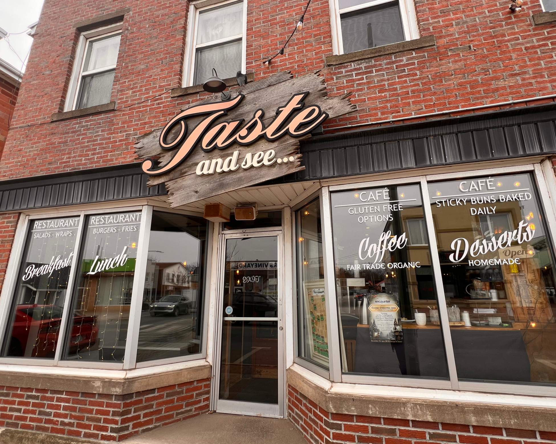 Taste and See Restaurant &amp; Stable Grounds Café