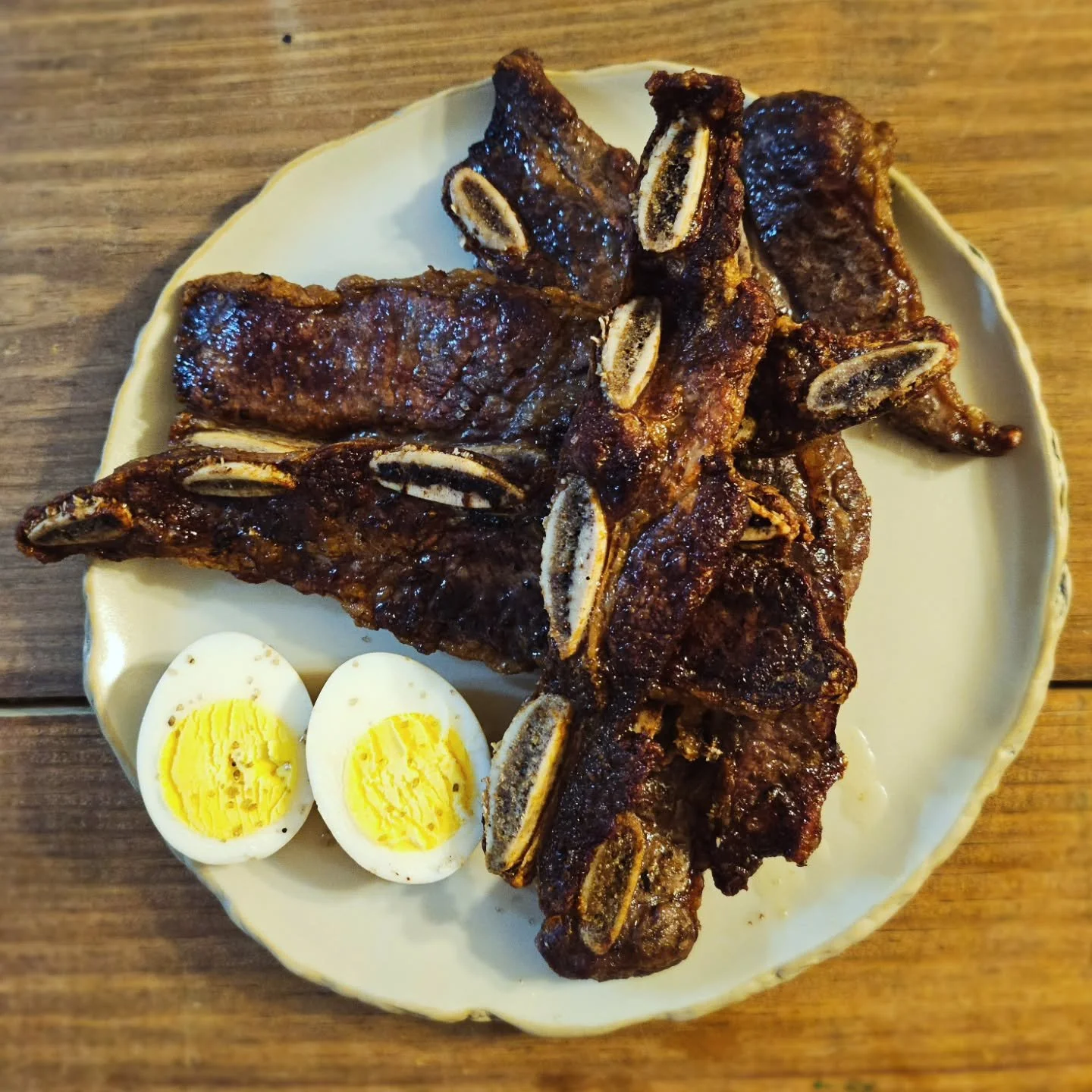 A powerful plate of protein that will help me build muscle! I was still hungry after this so I had three chicken thighs fried in tallow as well. I'm not always that hungry, but I do always try to give my body what it asks for. And there must be a rea