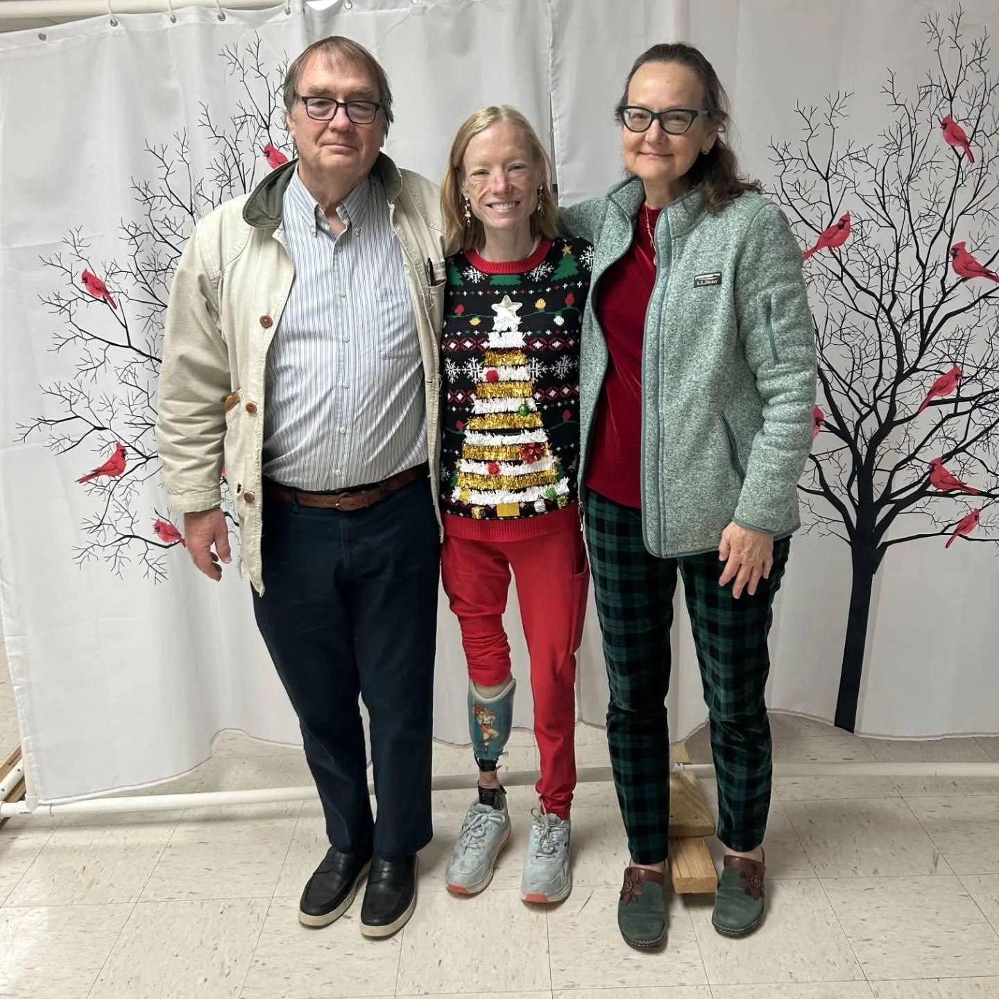 It's been many, many years since I could truthfully say the following: I had a wonderful time with my family today!

Many of you know the complicated history I have with my mother. I'm not here to air dirty laundry, only to celebrate the fact that I'