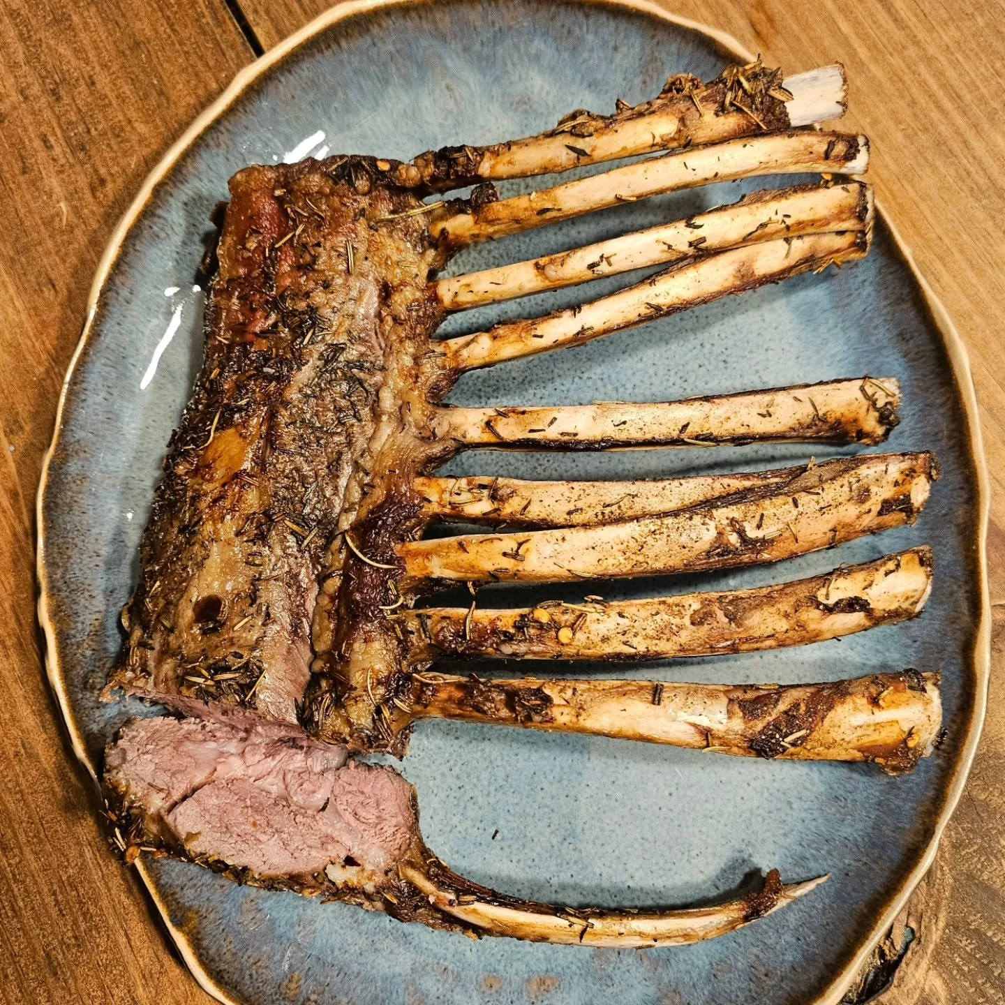 I was too busy enjoying this rack of lamb last night to post it - but definitely want to shout out the incredible quality of @sevensonsfarms ✨ 

Seasoned with @greek_village_market house blend of imported Greek spices and air fried to absolute perfec