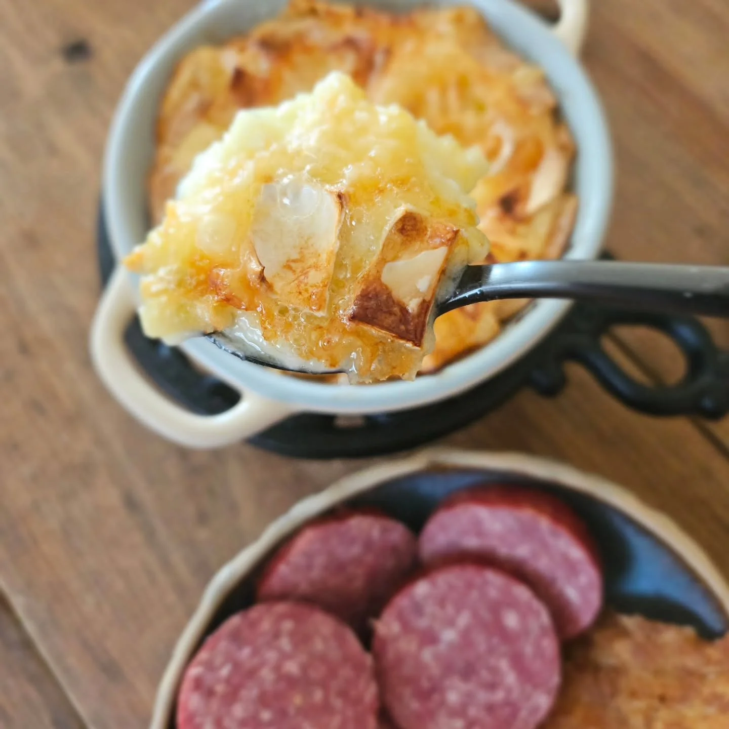 Y'all, this garlic butter Brie bake was the perfect Christmas Eve indulgence. 

My daily carnivore nutrition protocol doesn't include dairy, because it can cause me some bloating and the casomorpheins in cheese trigger binge eating tendencies. 

That