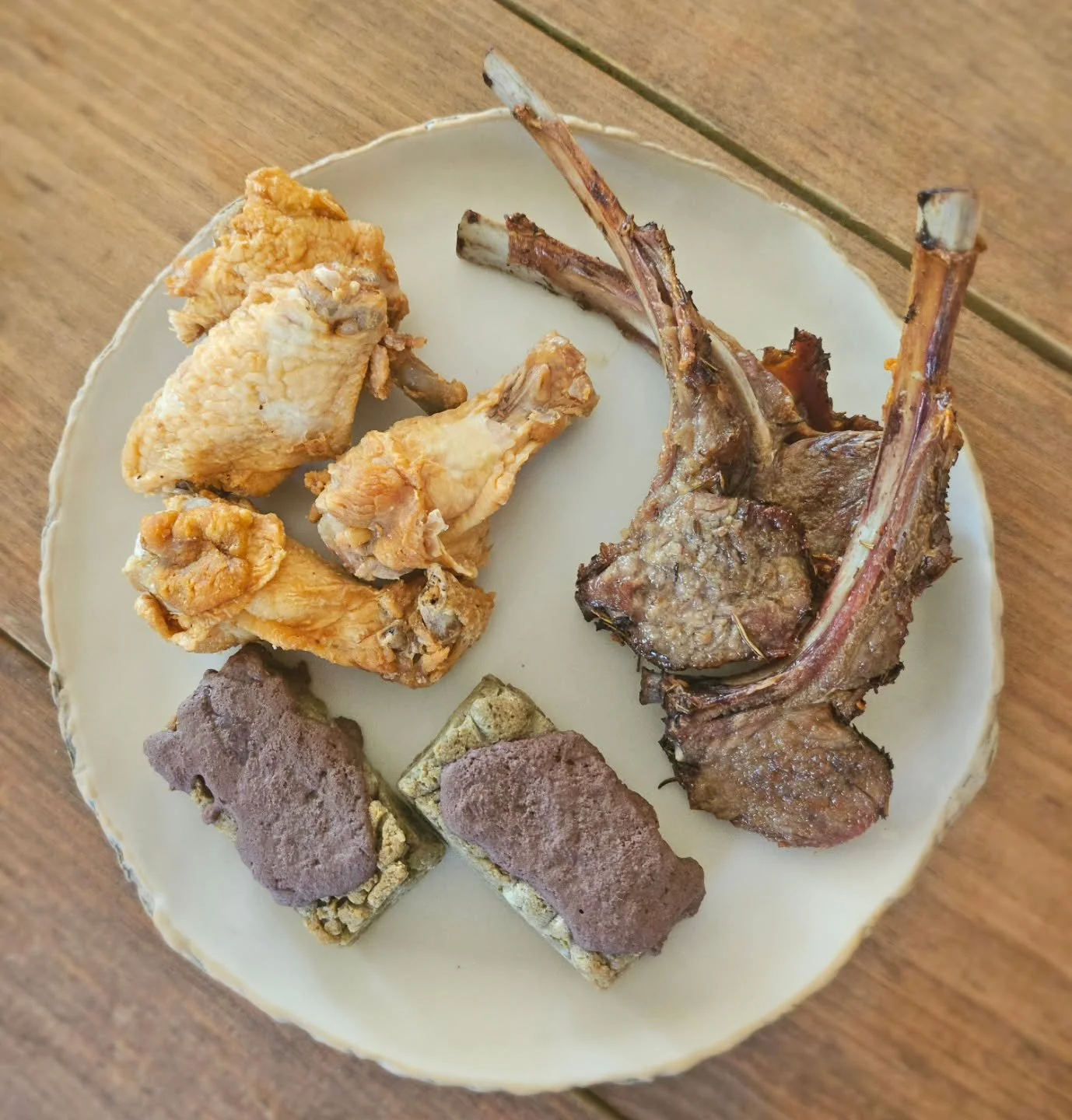 Resting, reflecting, and expressing gratitude on Christmas Day. Today we celebrate God coming to Earth in human form to show us how to live and offer us salvation. 

I'm grateful for this amazing meal:
Rack of lamb from @aldiusa seasoned with @greek_