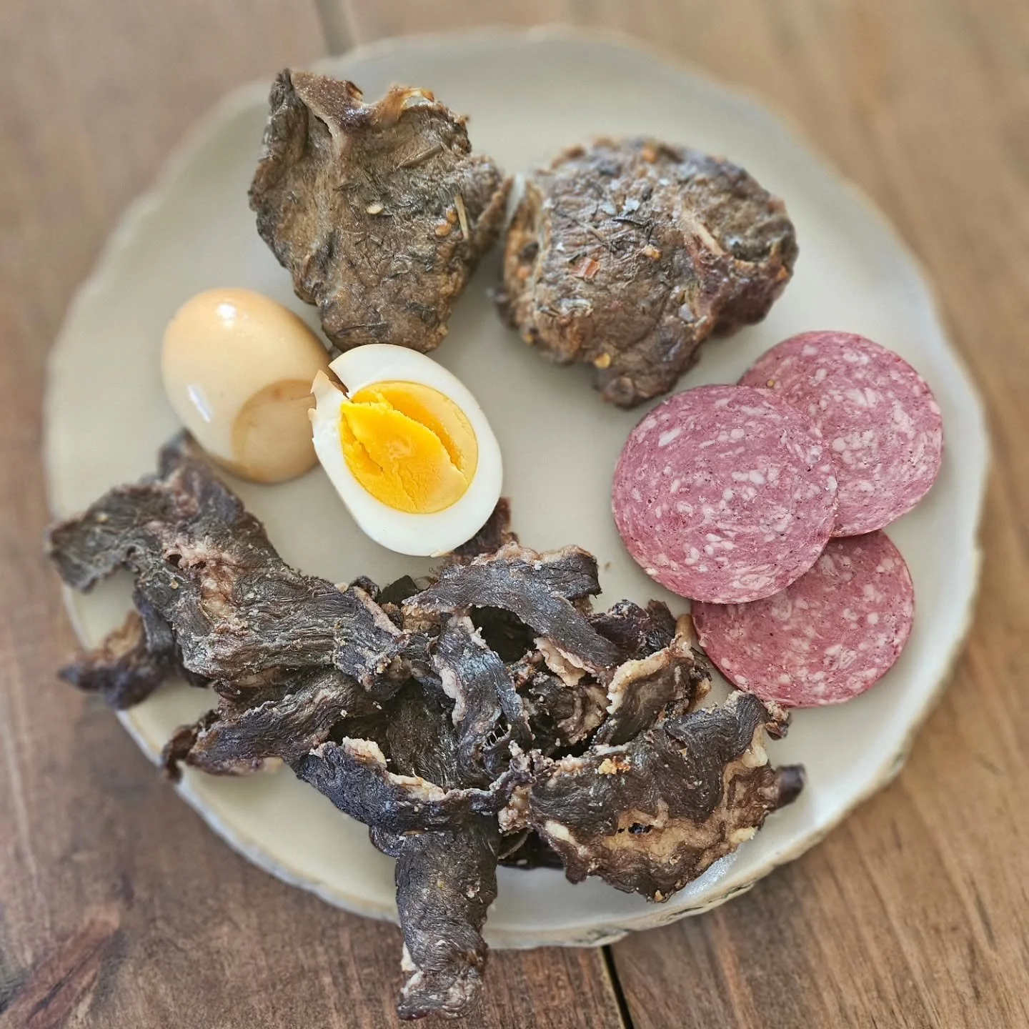 Wanted a little variety for breakfast today after the gym 🏋🏼&zwj;♀️My shoulder is somewhat better - thank you to everyone who prayed and offered helpful suggestions! I was finally able to do a little bit on the bench press. Not my usual weight or r