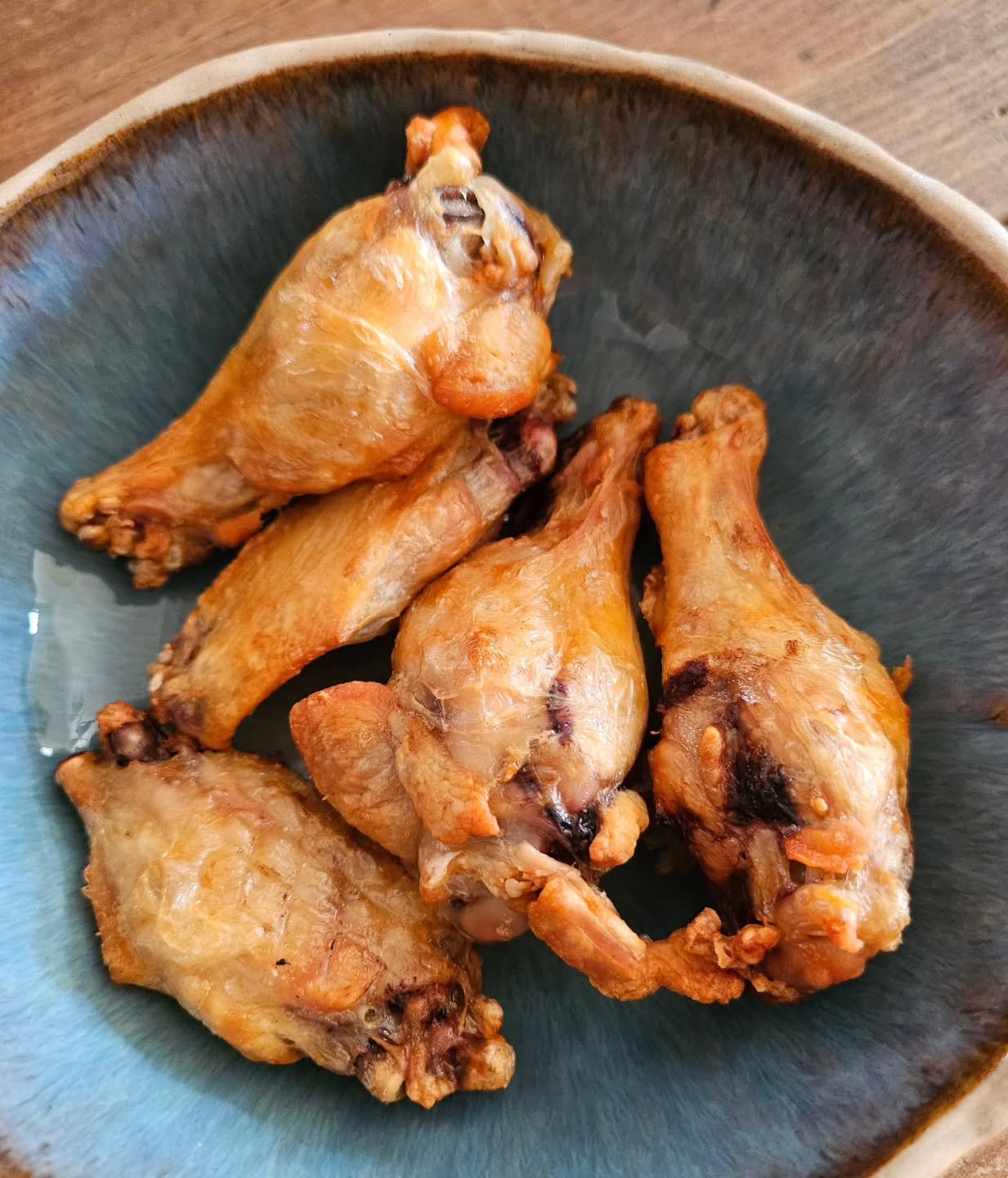 I'm frustrated, angry, and in pain.

After enjoying these delicious chicken wings for breakfast (seasoned with @porkkinggood salt &amp; vinegar), I decided to go see the doctor about my shoulder. He's running an X-Ray and some other tests. 

It's not