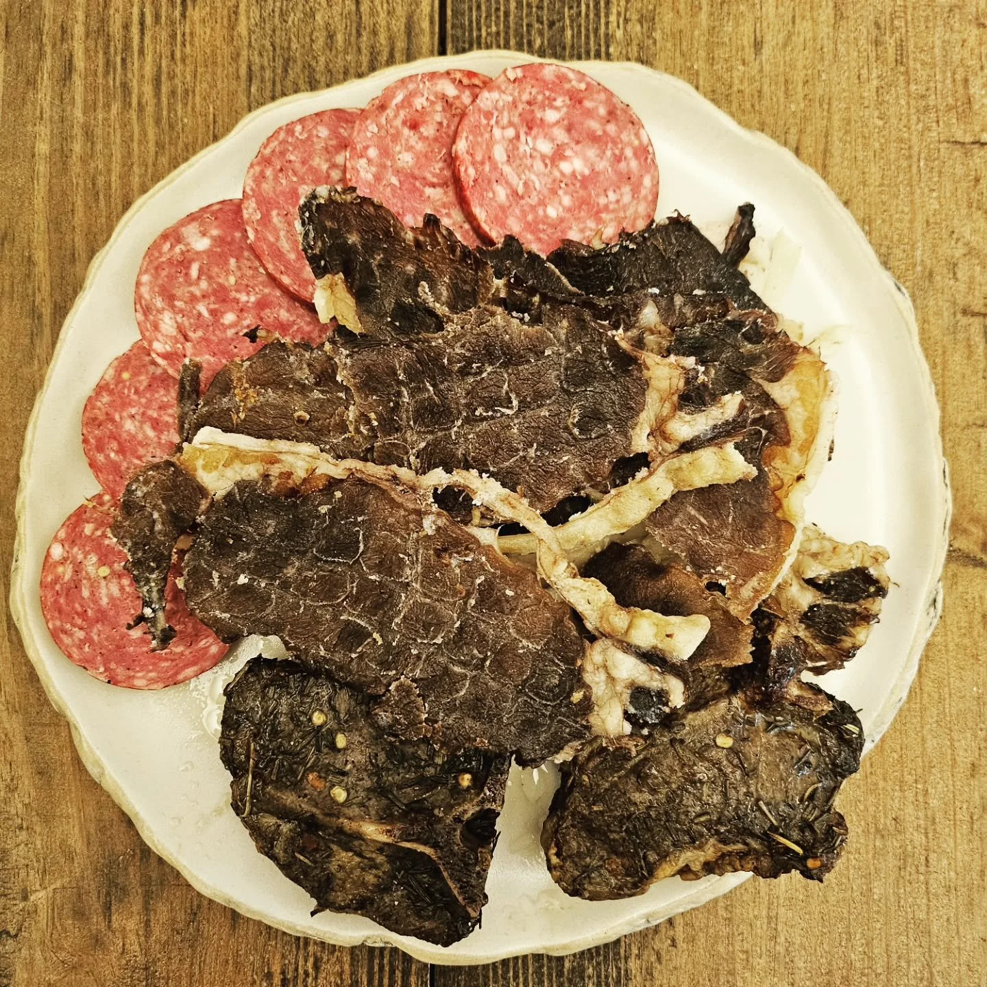 A mega meaty plate to help me fuel, recover, and heal.

My strained rotator cuff is driving me 🦇 💩 crazy - I can barely lift five pounds on that side, and it happened right after I signed up for my first bikini show @ocbsouthcarolinaclassic 🏆 

I'