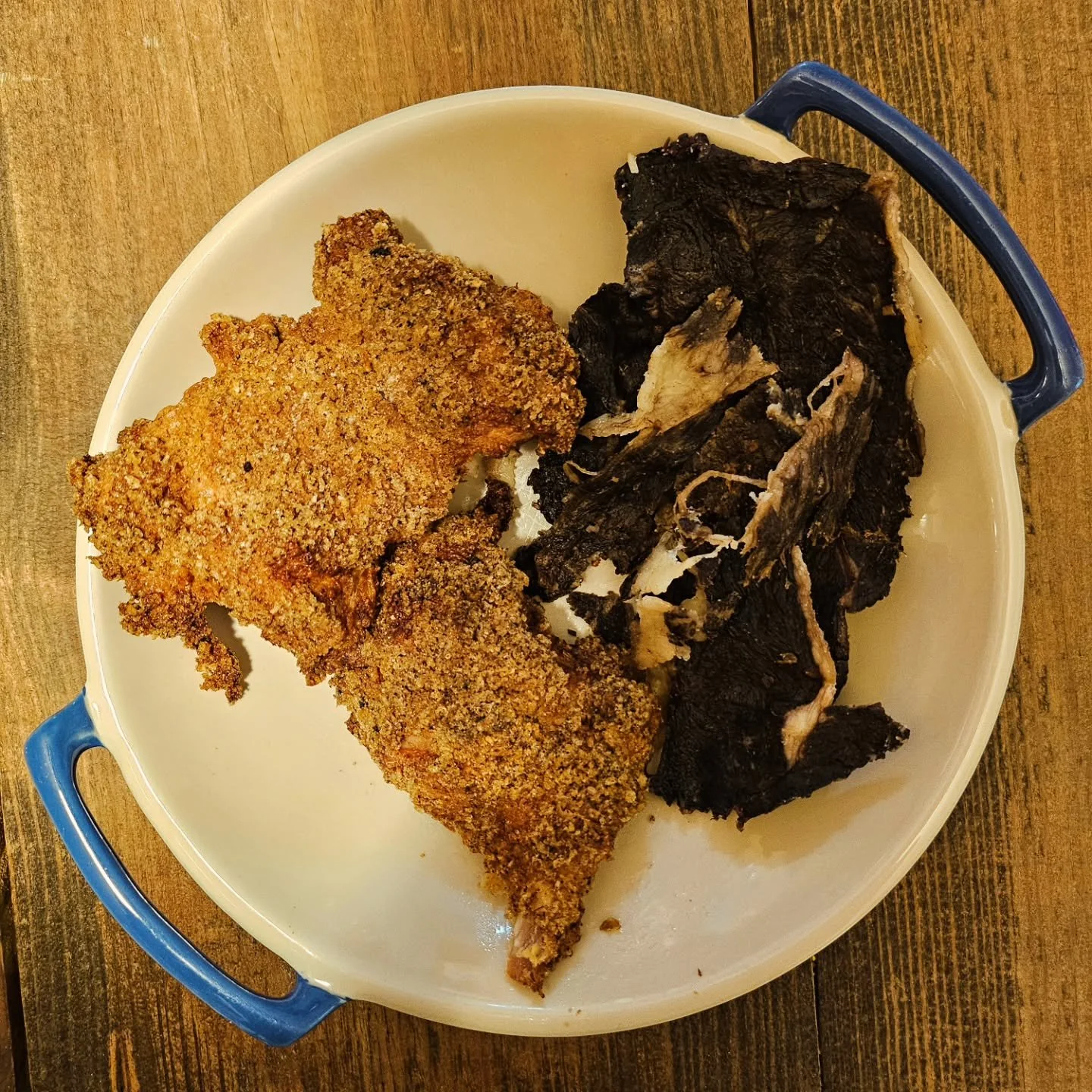 Second meal for the day after work: chicken thighs fried in @porkkinggood Cajun pork panko + Wagyu chuck chips from @carnivore.snax 👌🏼

#foodisfuel #nutrientdense #carnivorelifestyle #friedchicken #zerocarb