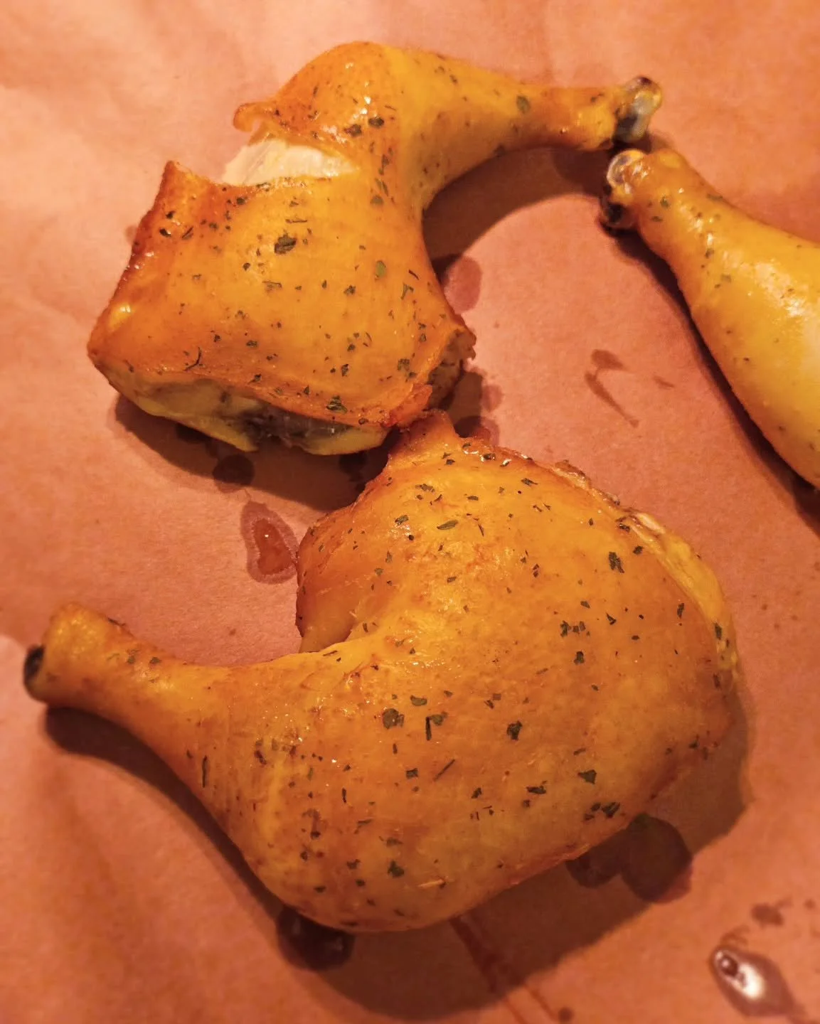 Ending my evening with some hickory smoked chicken legs seasoned with @porkkinggood ranch 🍗 Delicious and juicy!

#chickenlegs #smokedmeat #bbqchicken #carnivoremeals #nocarbs