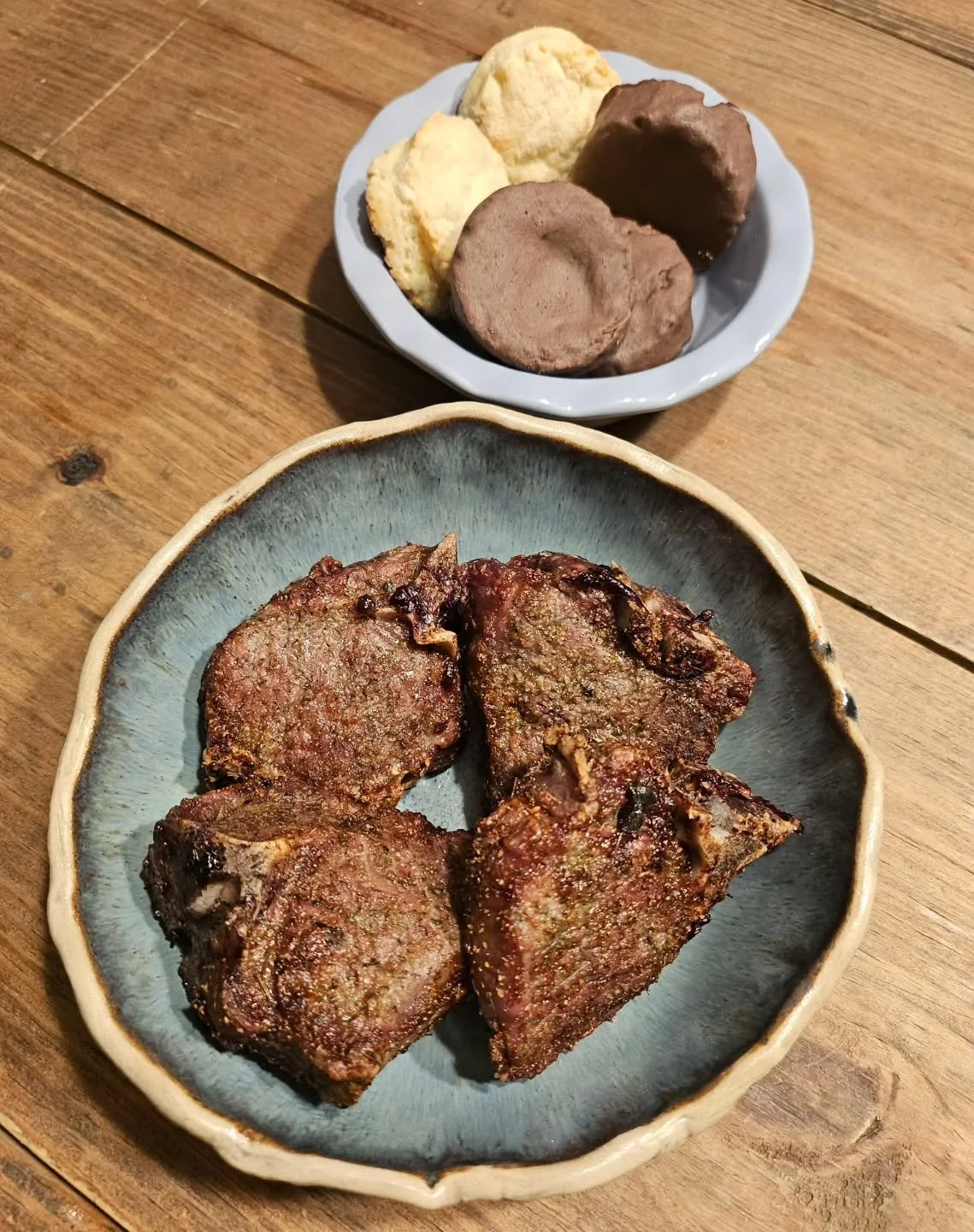 Swung by @aldiusa and grabbed a few more packs of lamb loin chops. They're so easy to cook in the air fryer - I do 7 minutes at 400⁰F. Seasoned with plenty of garlic and oregano from my herb garden.

For dessert, the rest of my awesome peppermint car