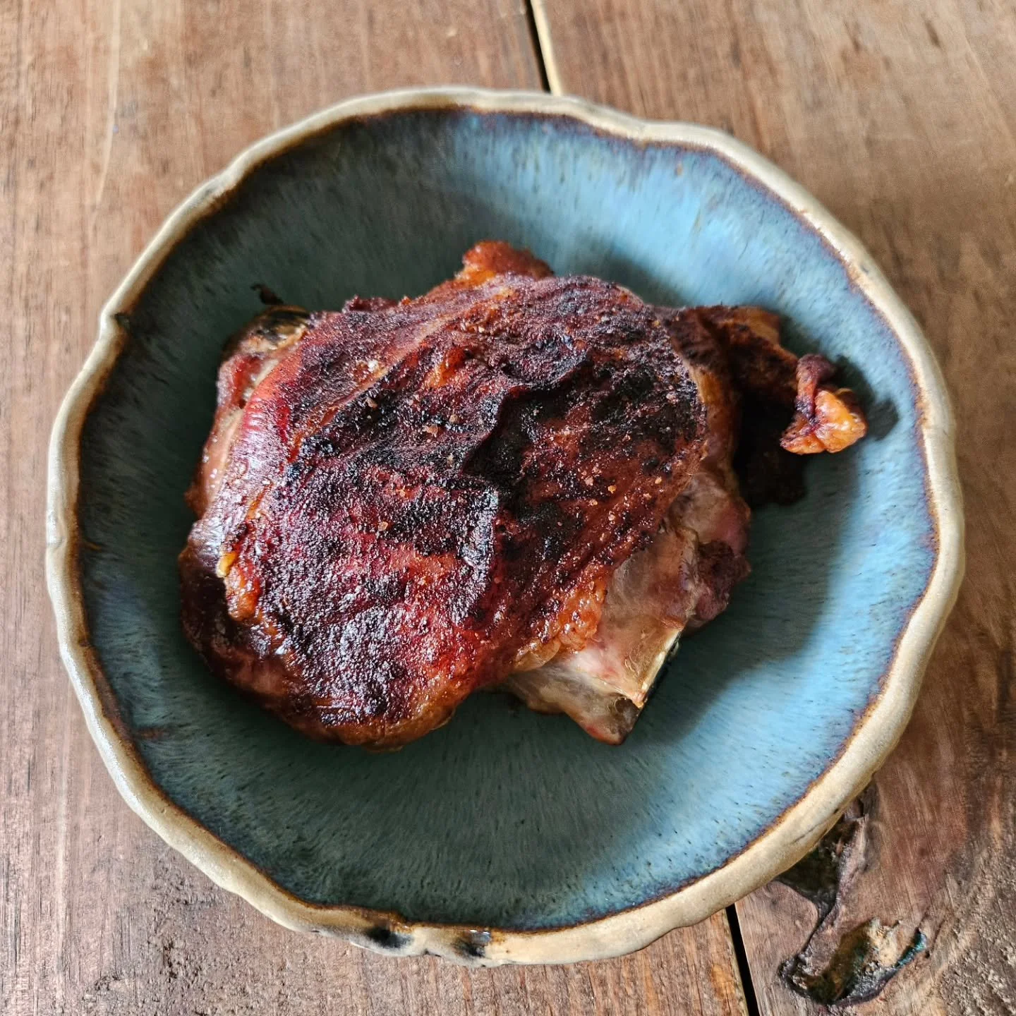Talkin' turkey...thighs! 🦃 

As often as I cook turkey, I've never cooked the thighs by themselves. As with chicken, the wings and thighs are the best parts of the bird!

I seasoned these with @carnivore.companion smoke stack and roasted them in the