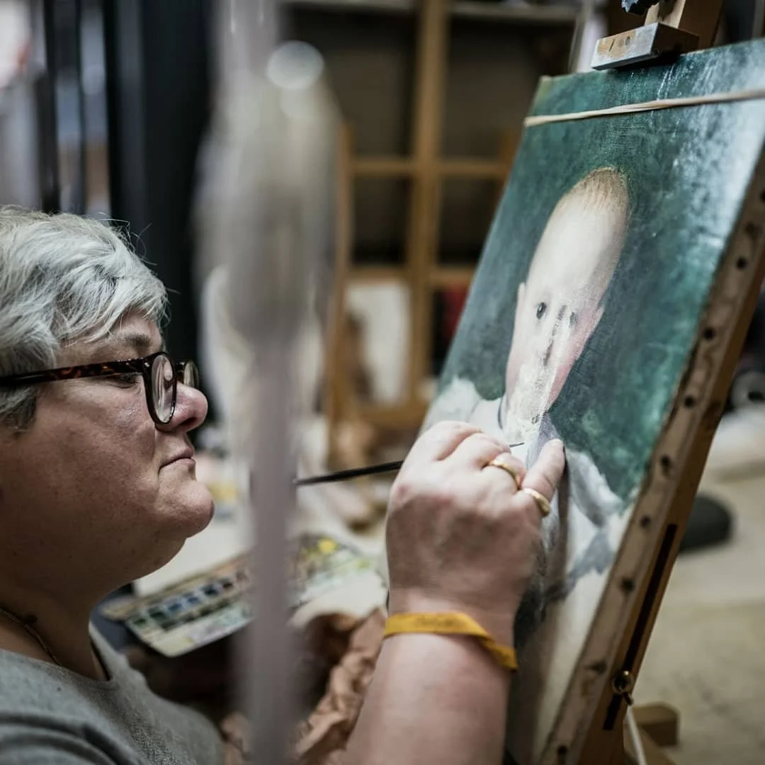 A la retouche!
#atelierdutempspasse #art #viaducdesarts #tableau #retoucher #restaurations