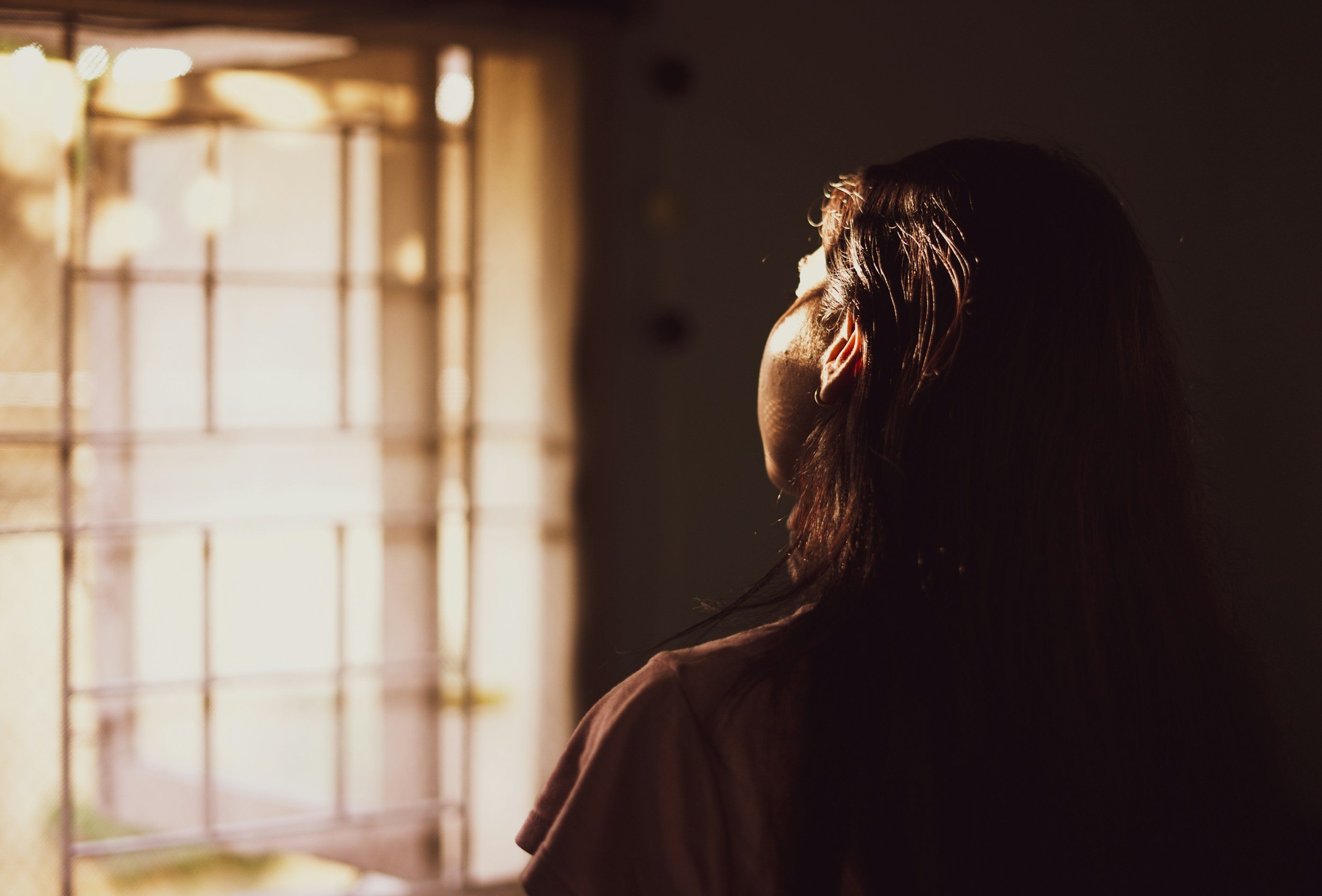 Why People-Pleasers Struggle With Intimacy (And What's Actually Happening)