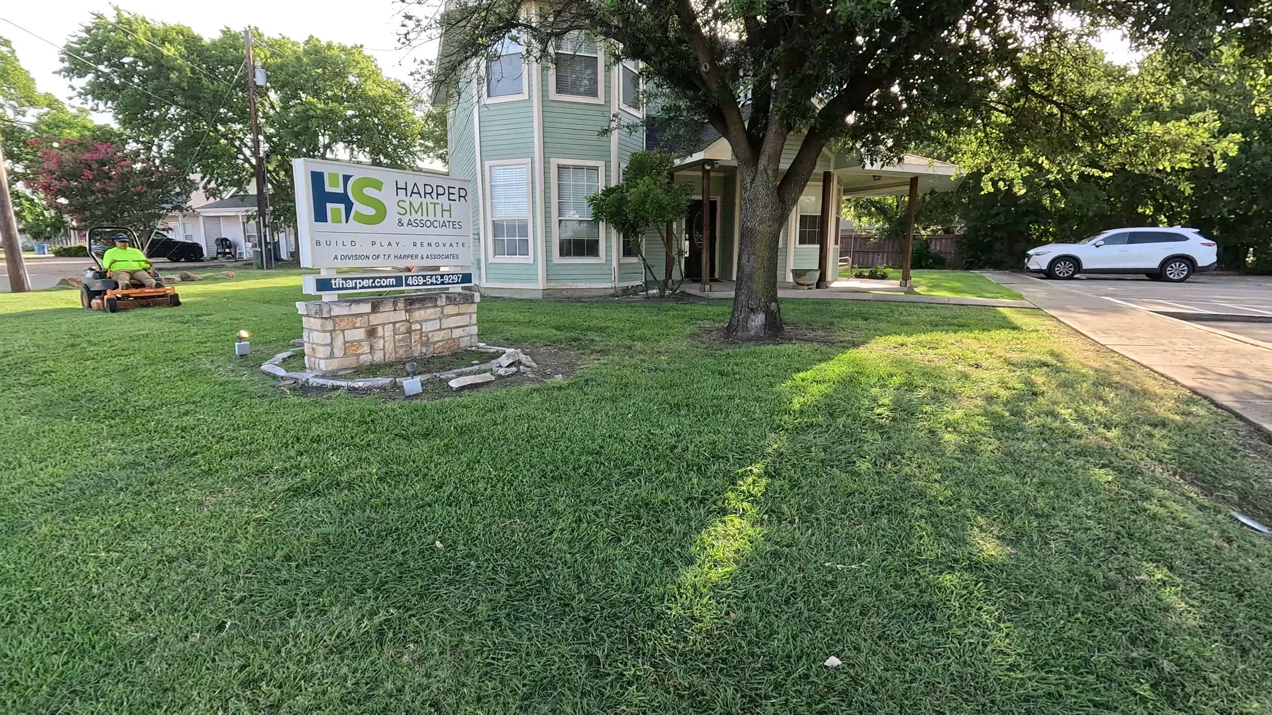 Commercial Lawn Mowing Dallas TX