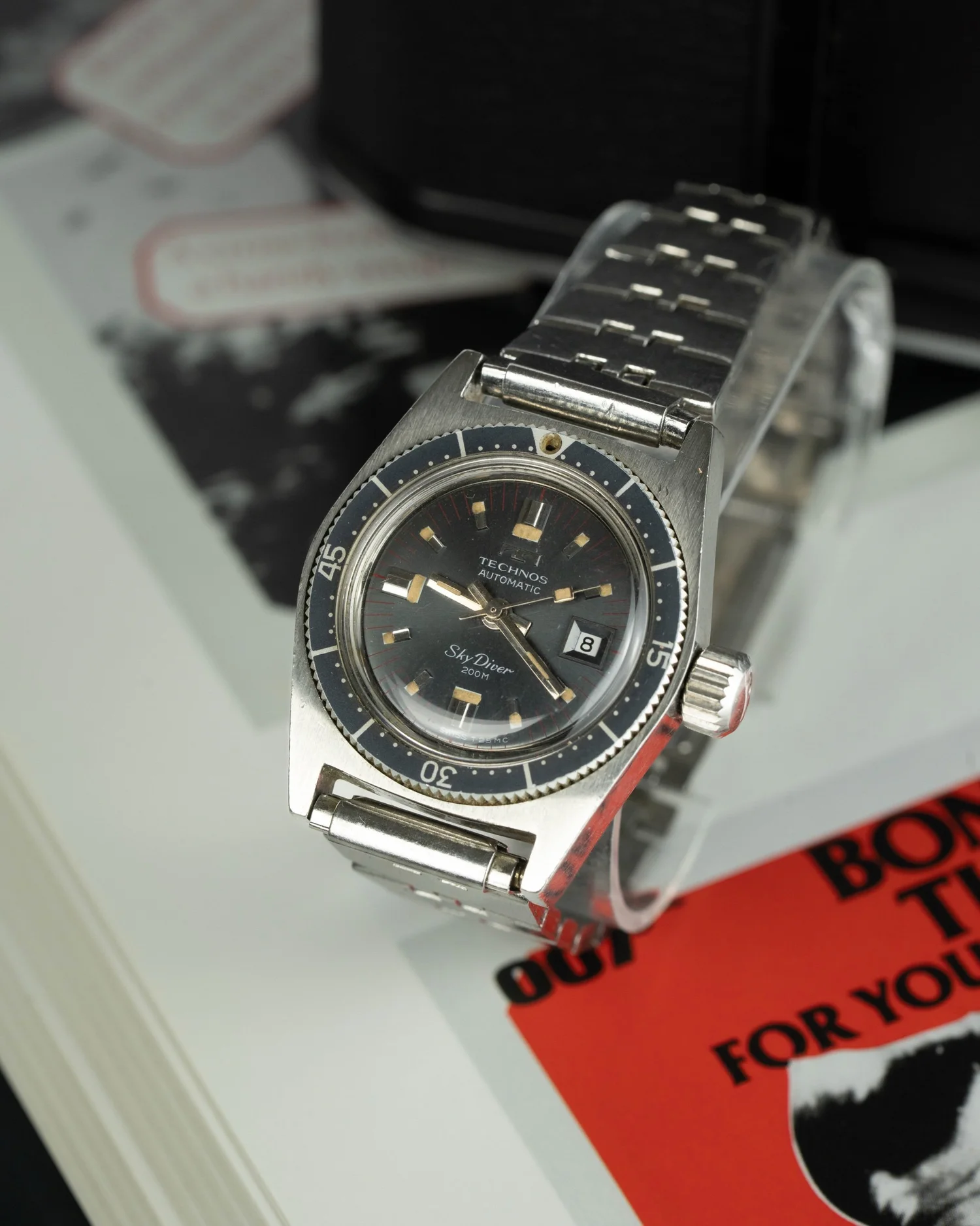 Technos Sky Diver 200m — Arrows Vintage Watches