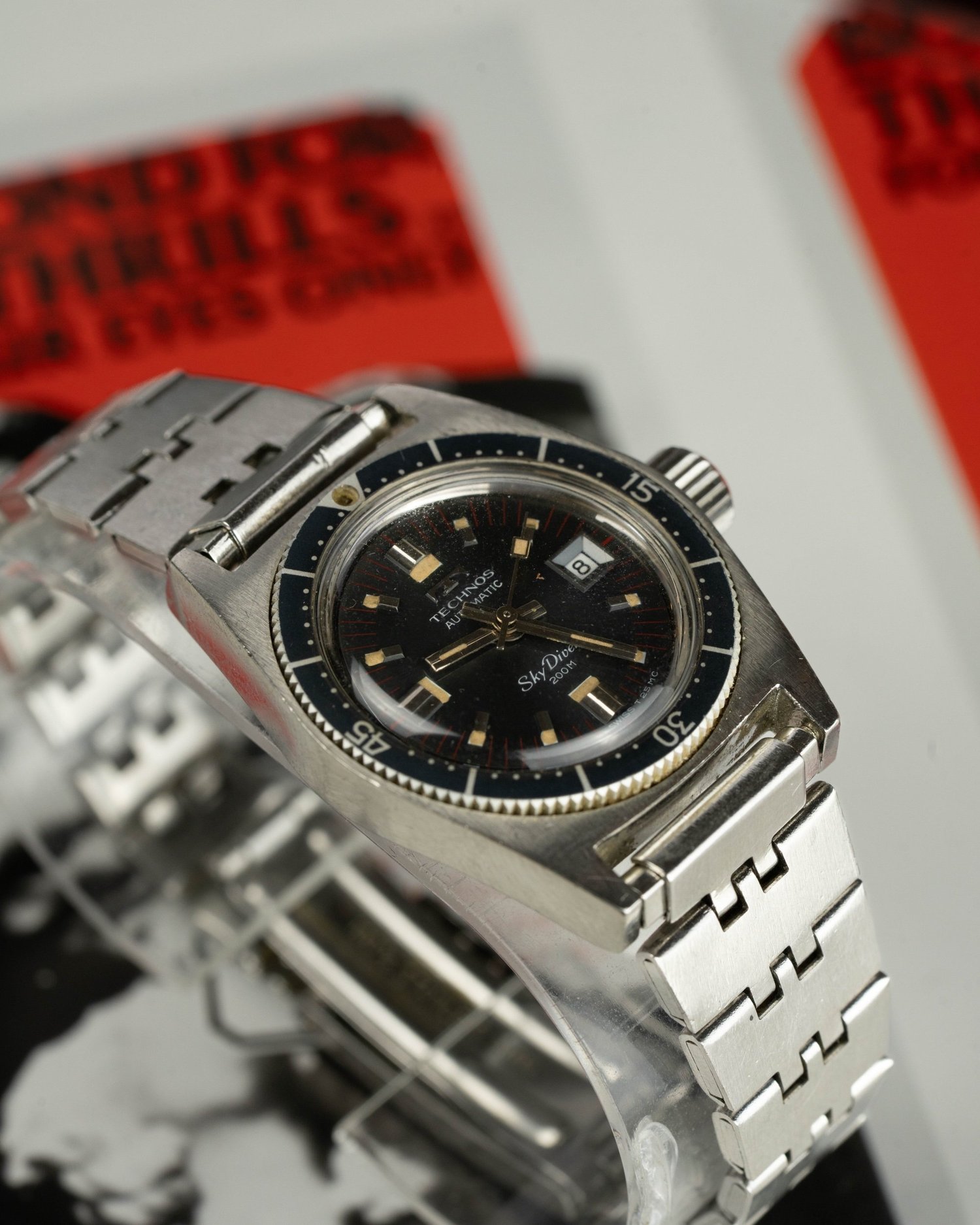 Technos Sky Diver 200m — Arrows Vintage Watches