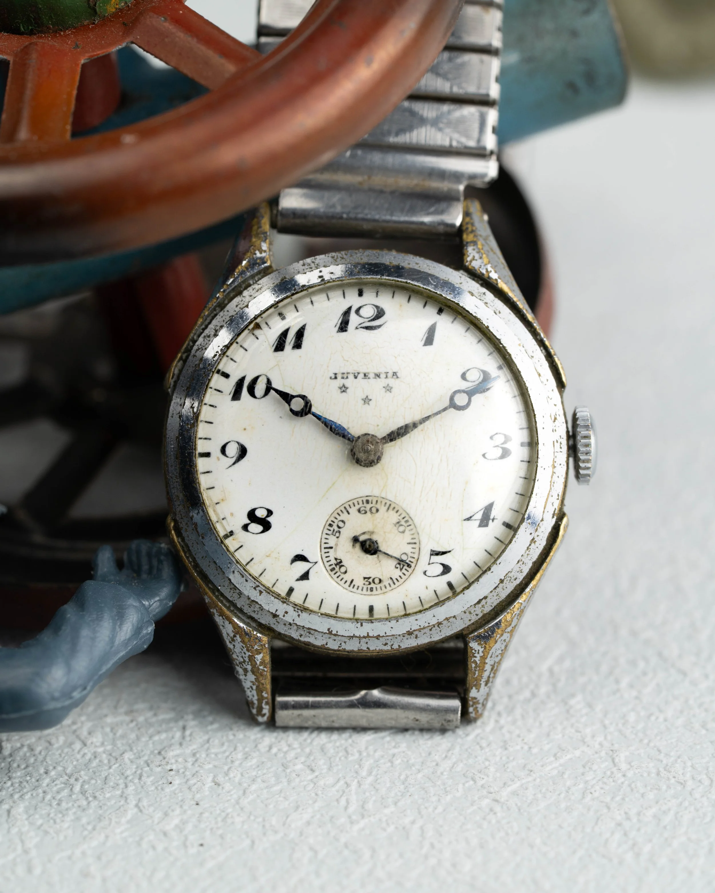 Juvenia Trench Watch