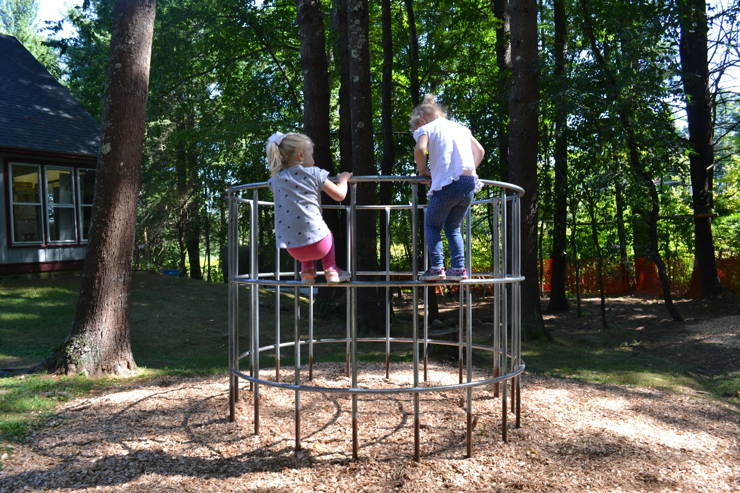 climbing structure Acorn.JPG