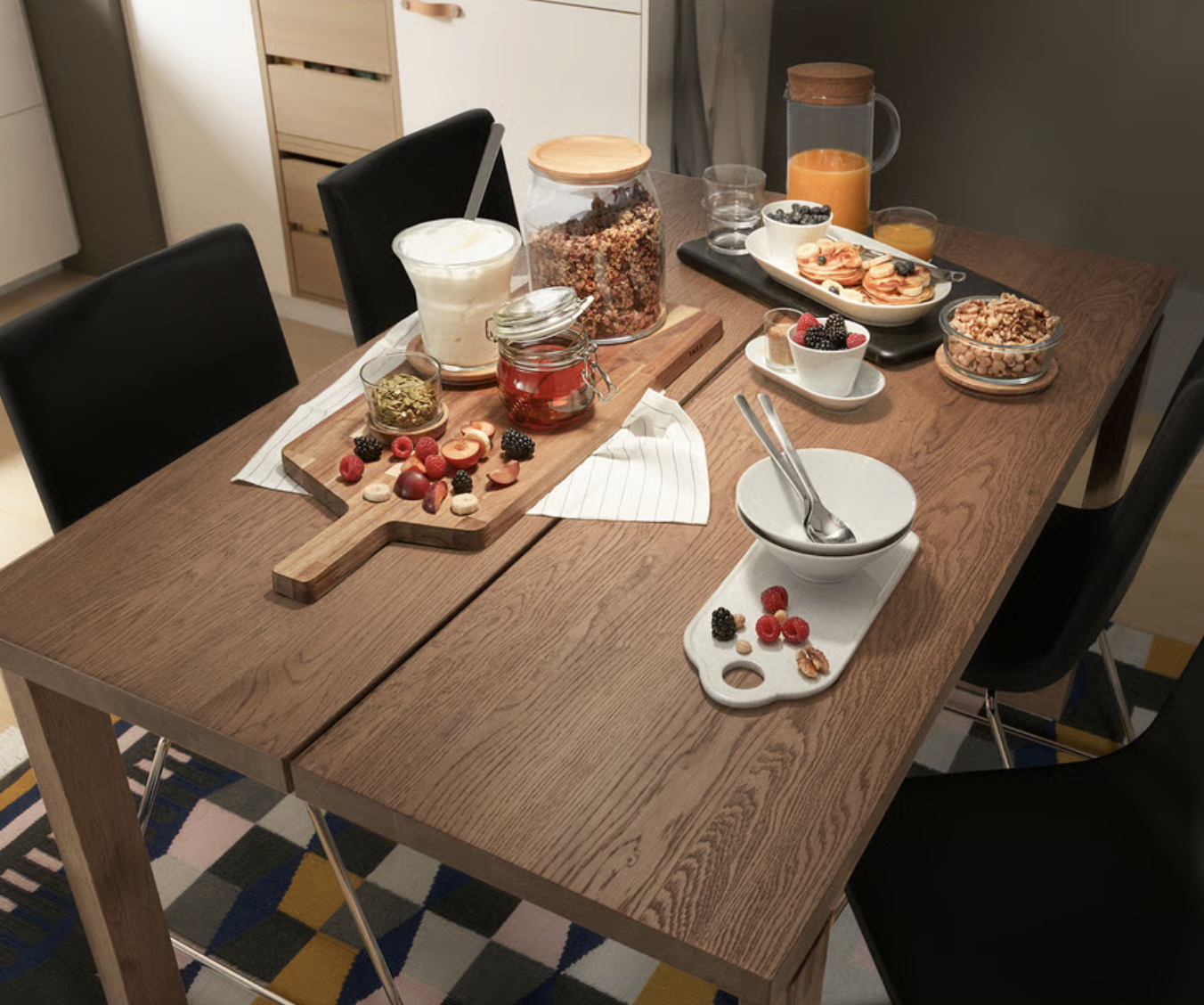 Smaller oak veneer table.png