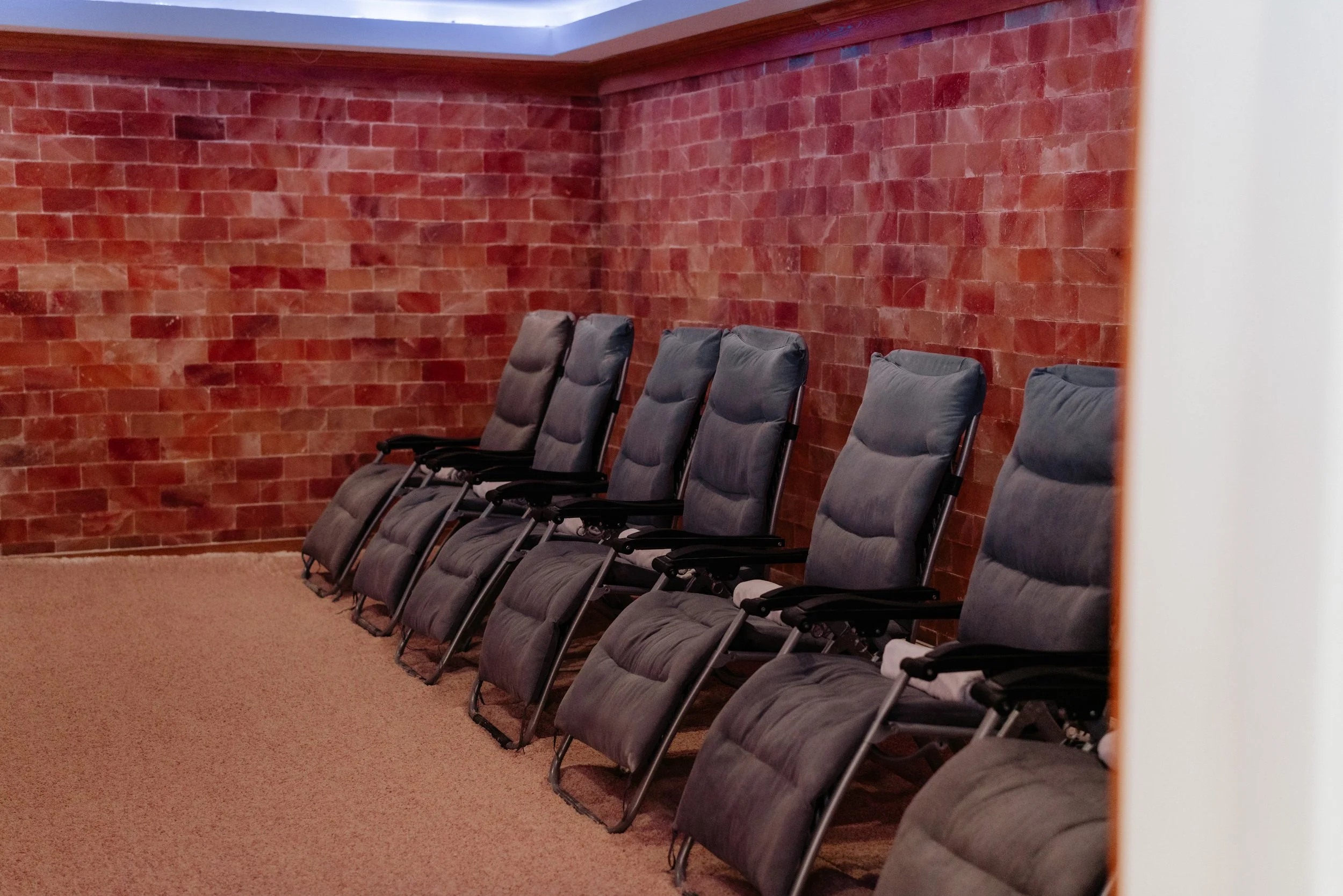 Zero gravity chairs, himalayan salt room, halotherapy, relaxation