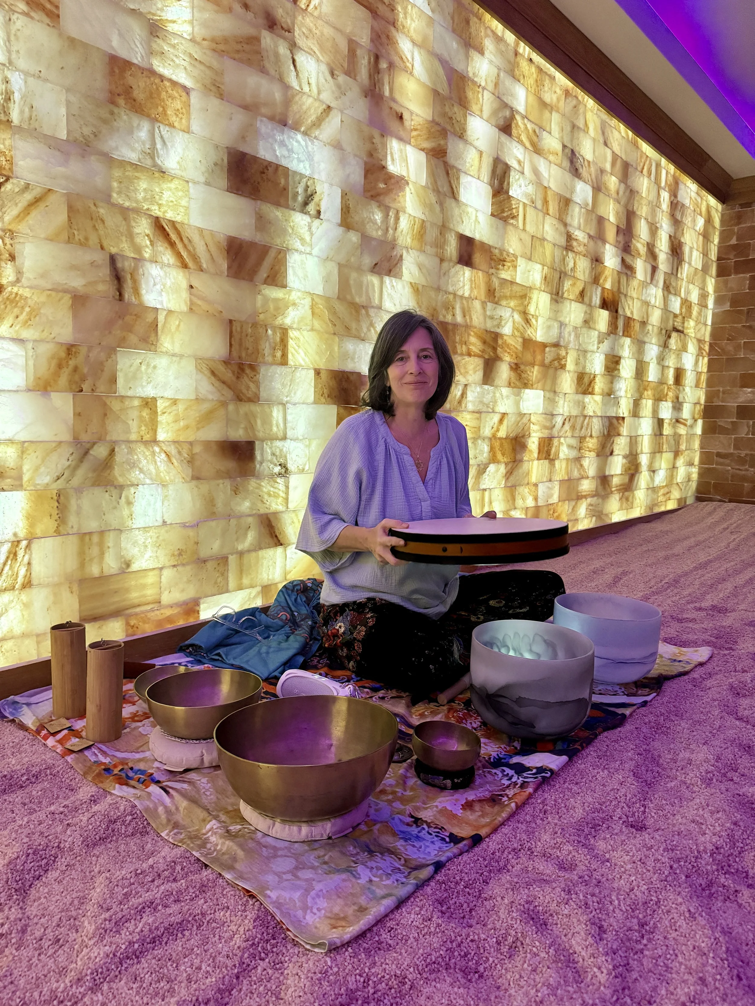 Salt room, sound bath healing, sound bowls, halotherapy.