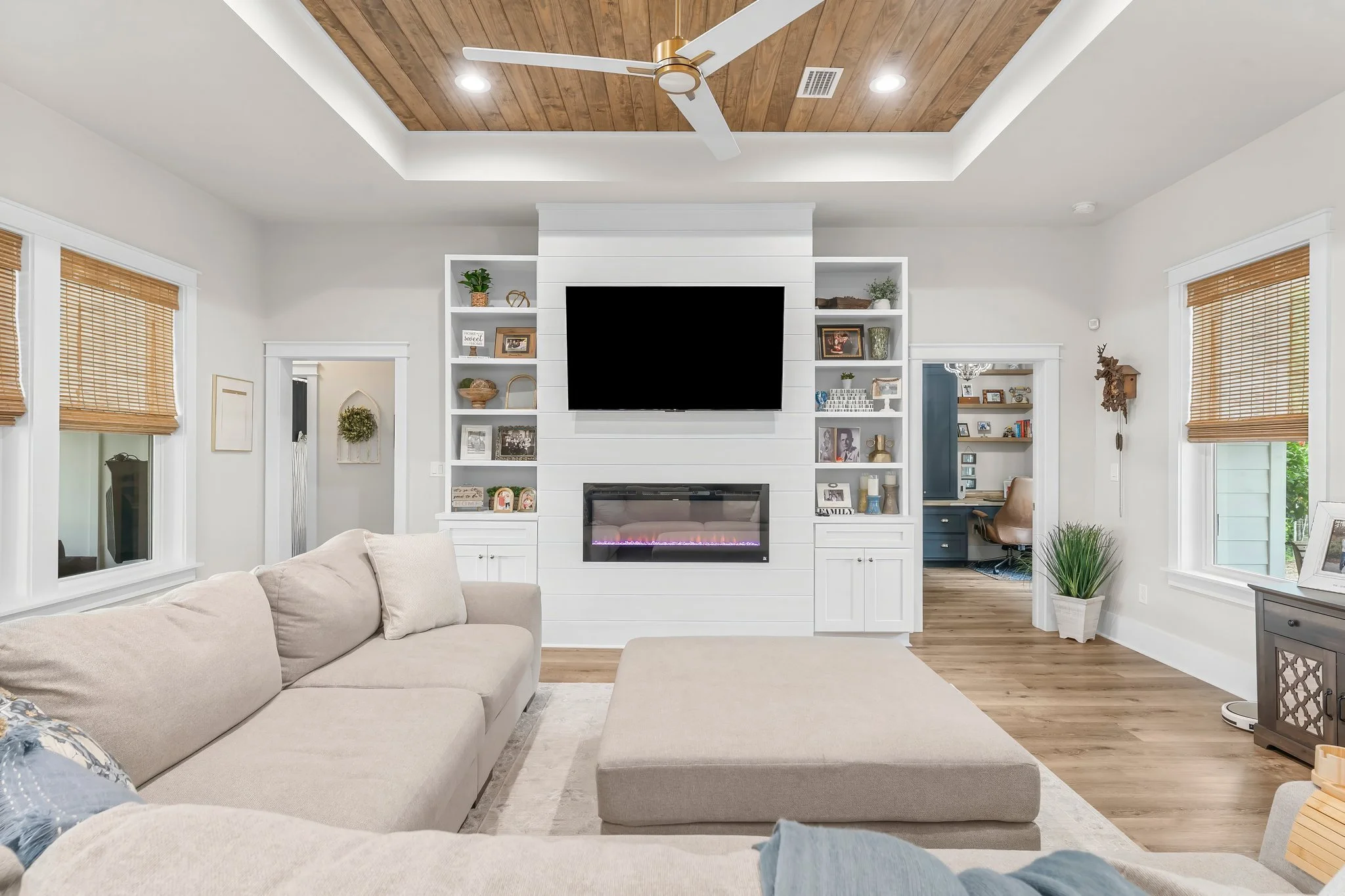 4-web-or-mls-8757 S Holland Rd-15.jpg
