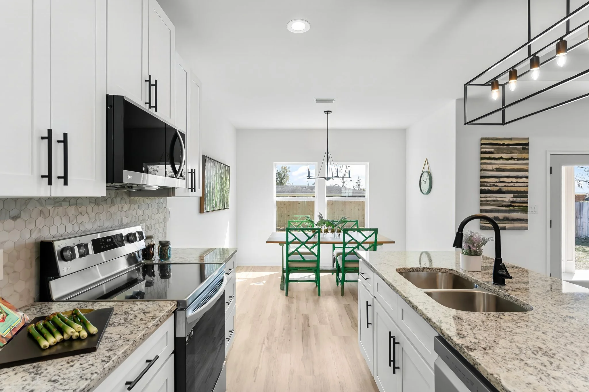 19-web-or-mls-6108 Lake Dr-29.jpg