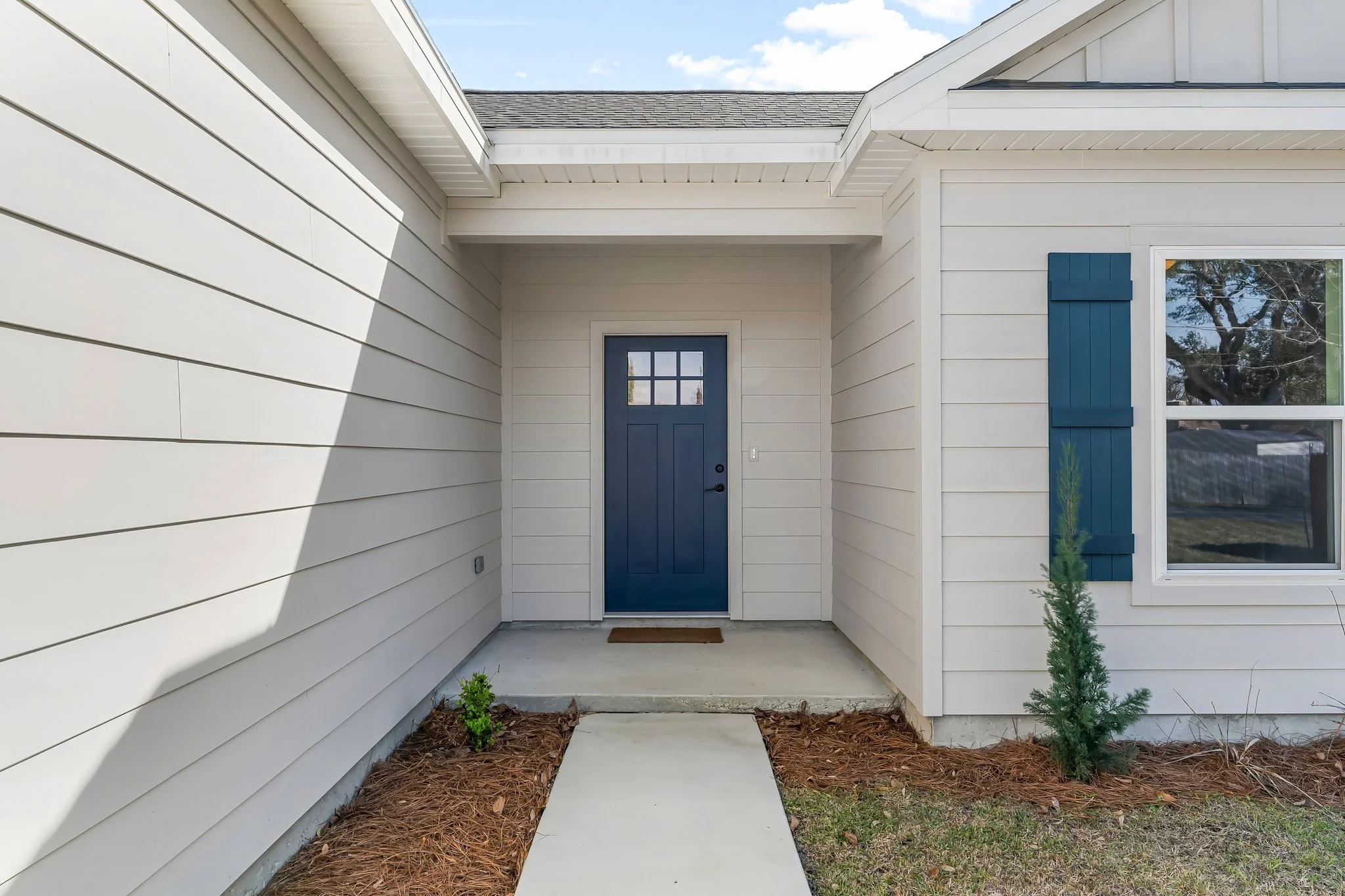 5-web-or-mls-6108 Lake Dr-50.jpg
