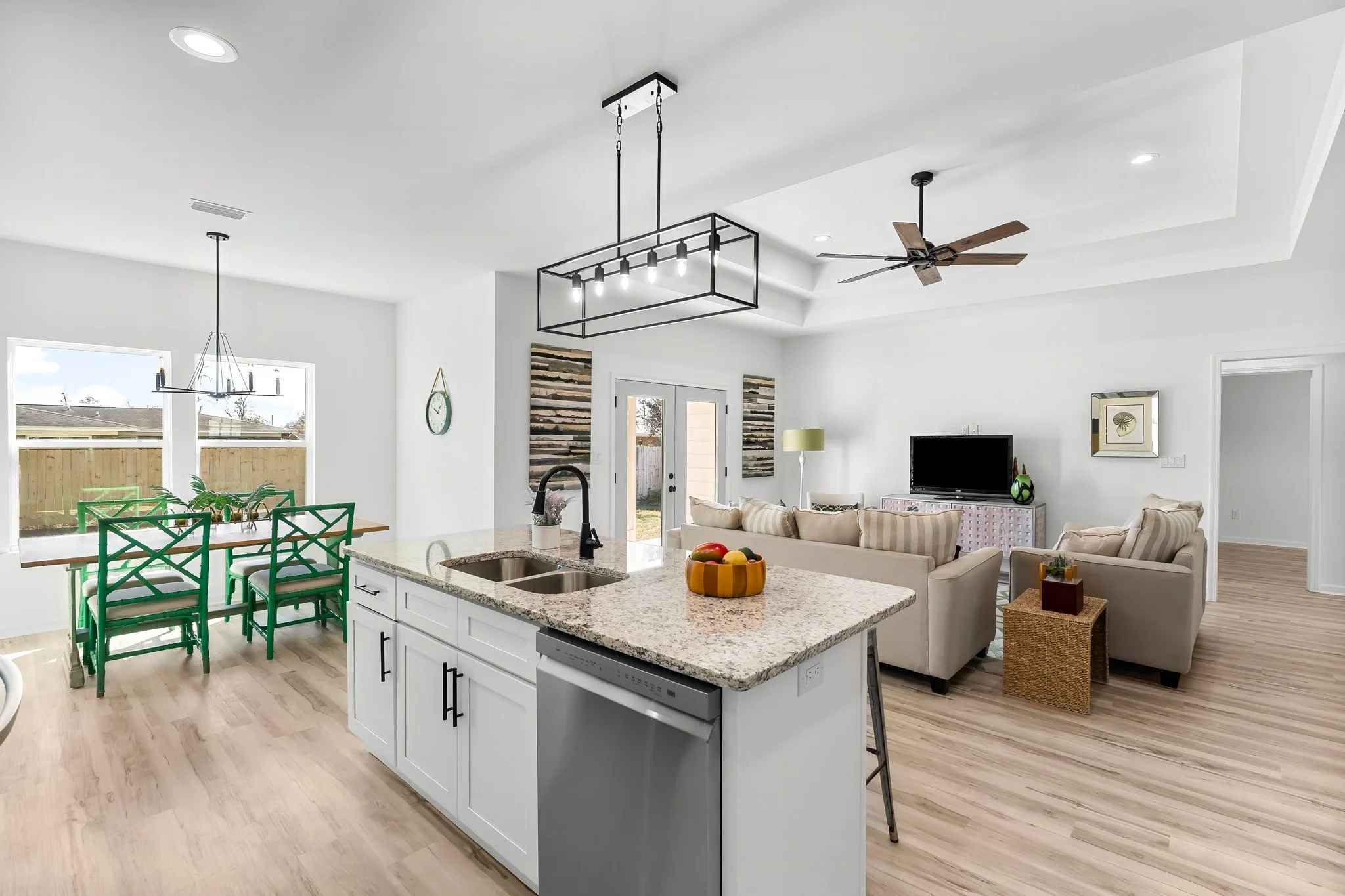 20-web-or-mls-6108 Lake Dr-30.jpg