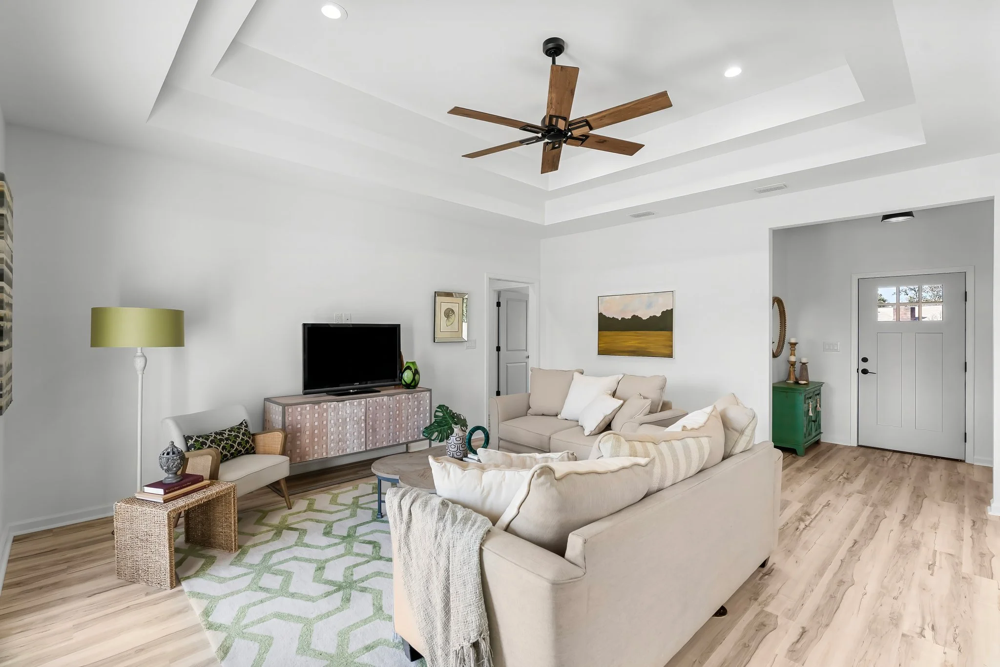 24-web-or-mls-6108 Lake Dr-32.jpg