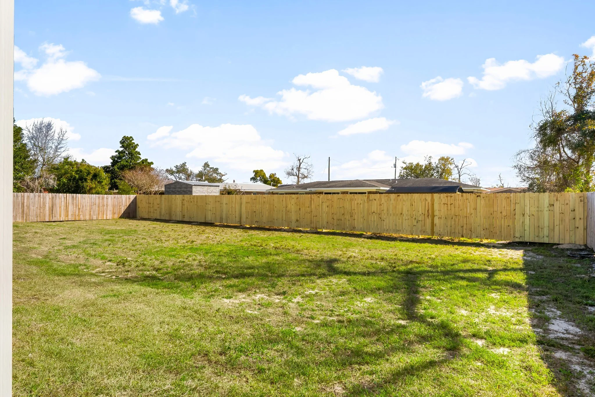 40-web-or-mls-6108 Lake Dr-47.jpg