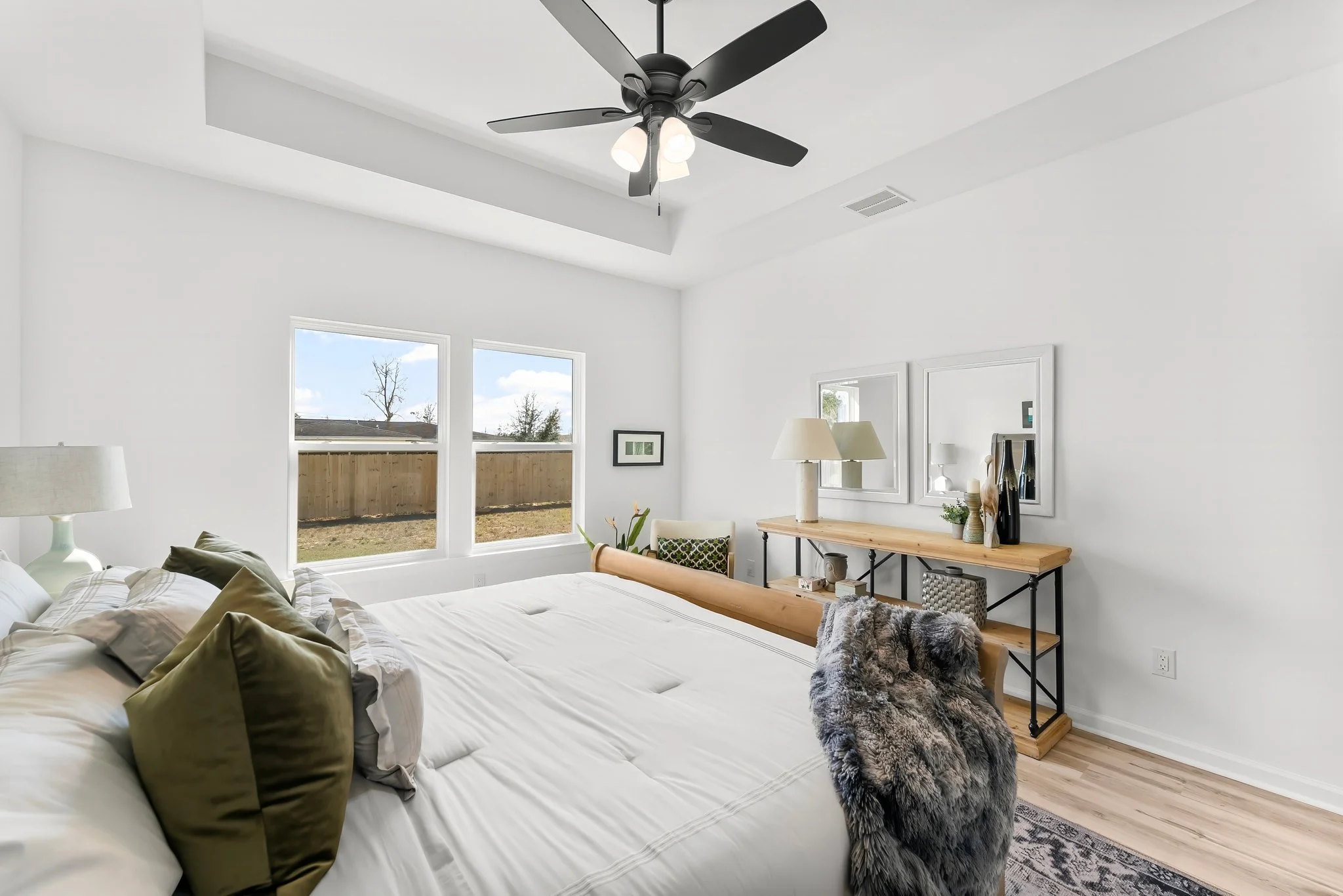 32-web-or-mls-6108 Lake Dr-39.jpg