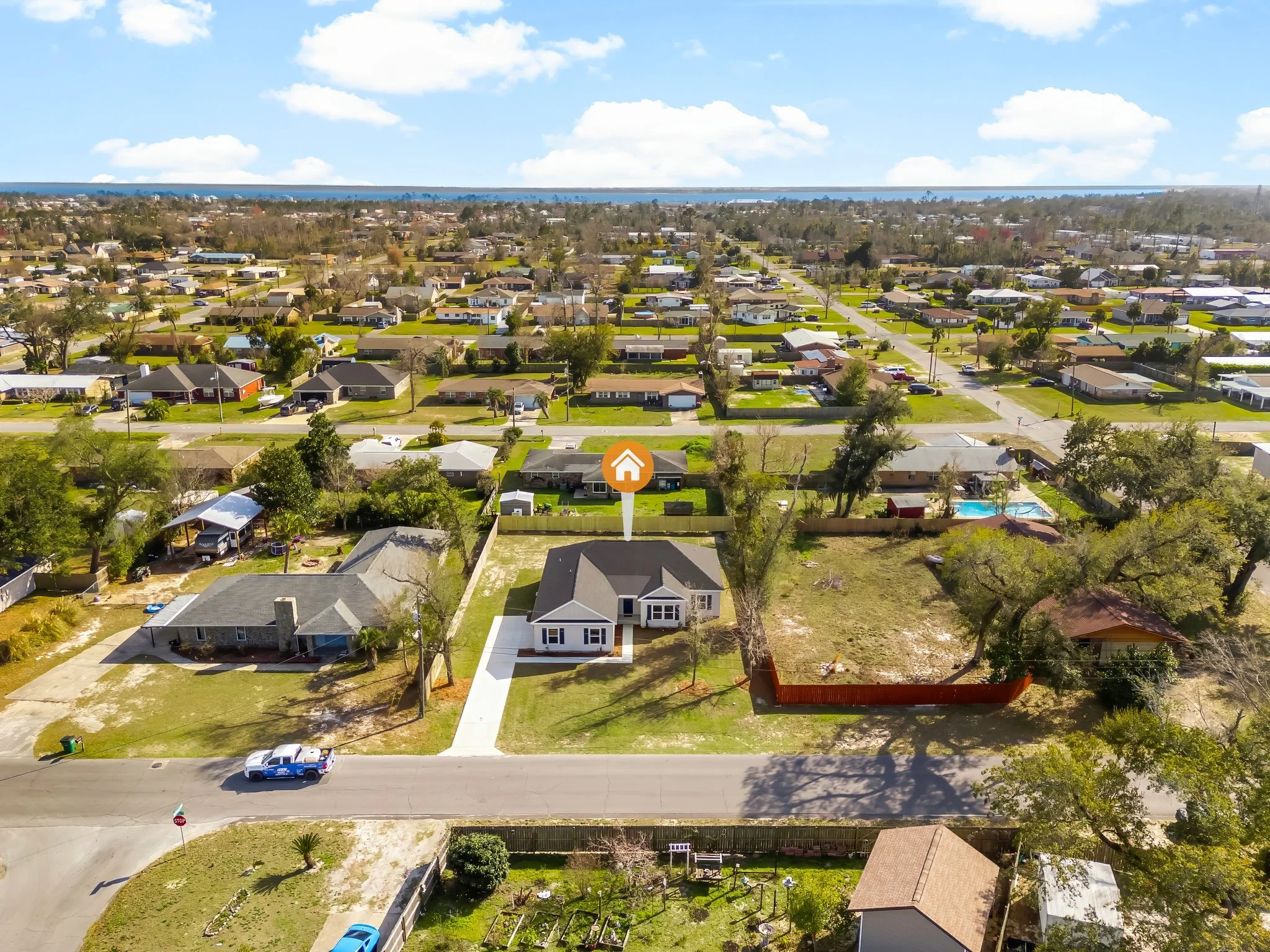 47-web-or-mls-6108 Lake Dr-9.jpg