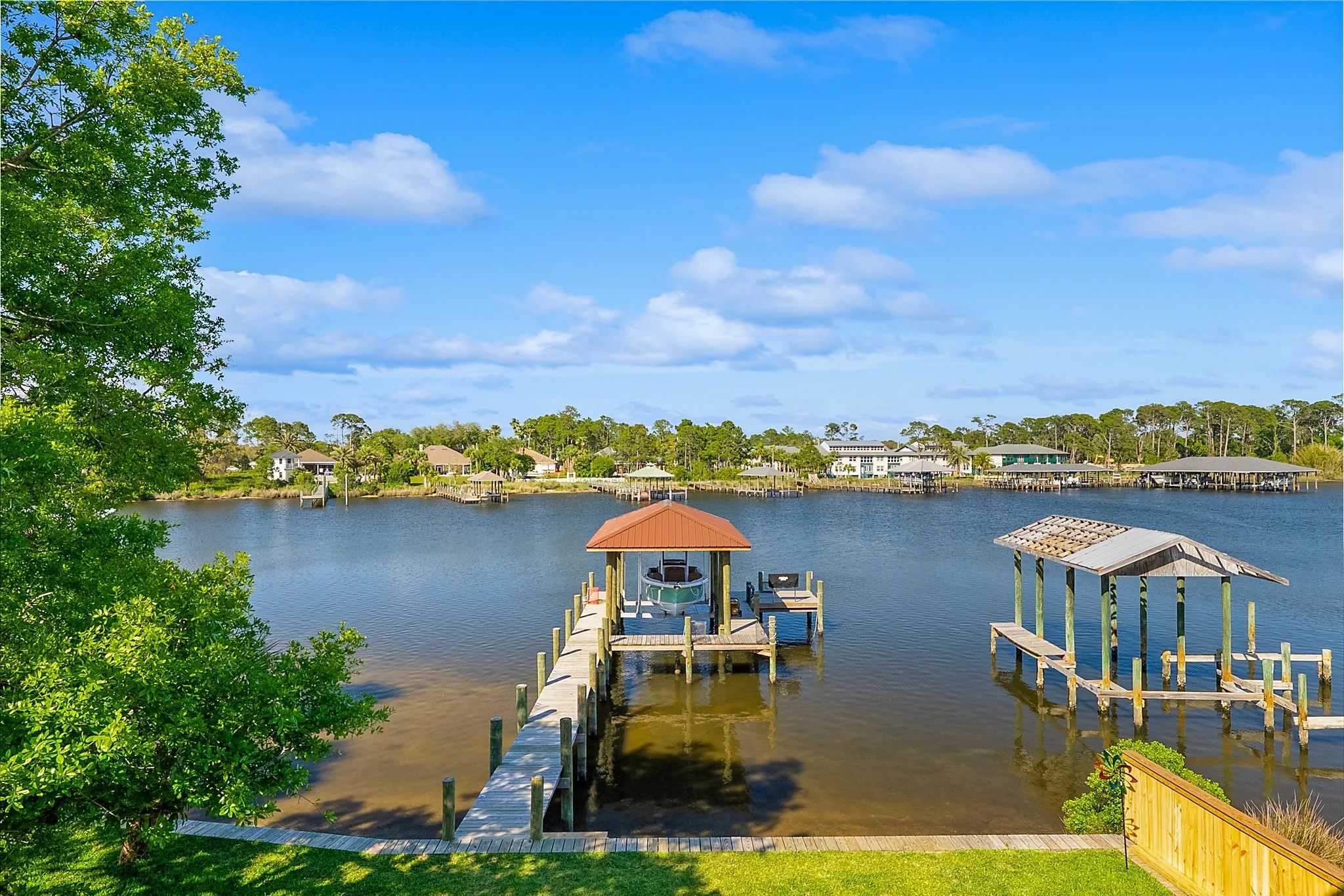 40-web-or-mls-7206 S Lagoon Dr-6.jpg
