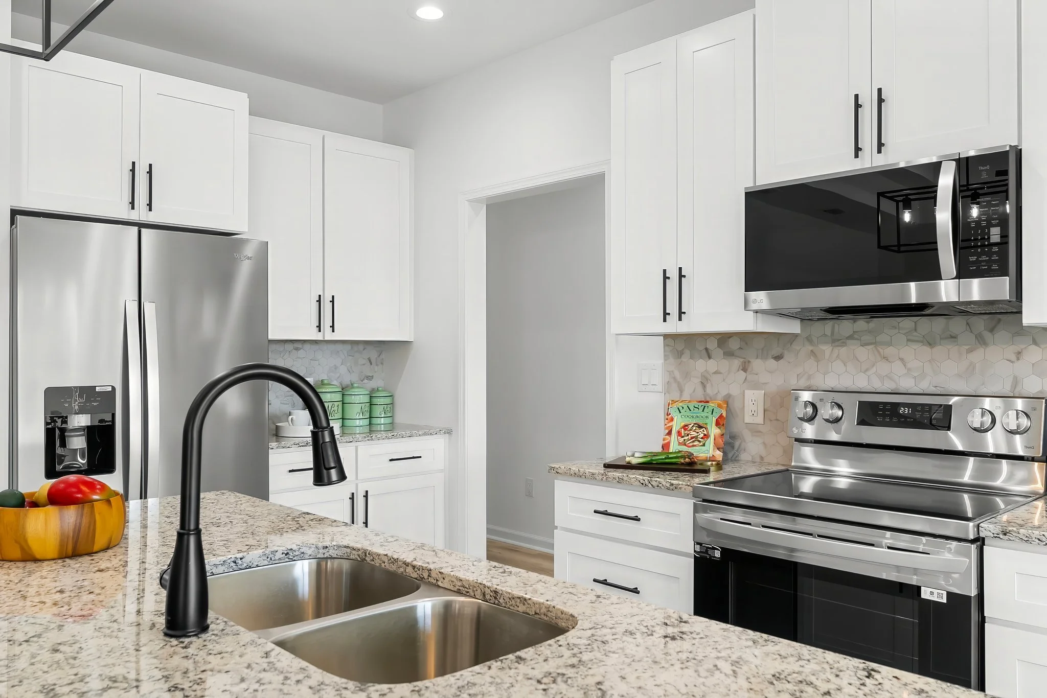 16-web-or-mls-6108 Lake Dr-26.jpg