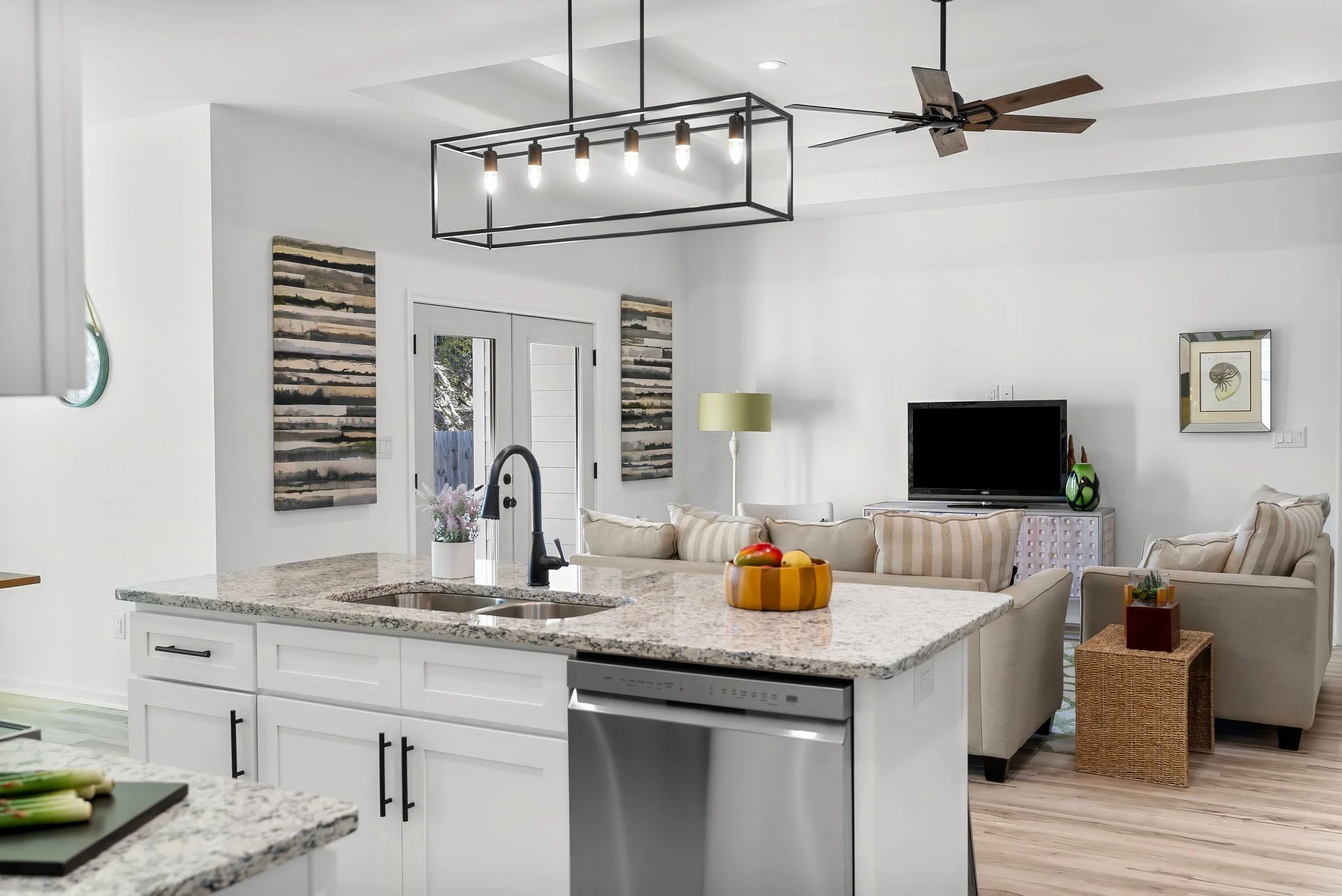 18-web-or-mls-6108 Lake Dr-52.jpg