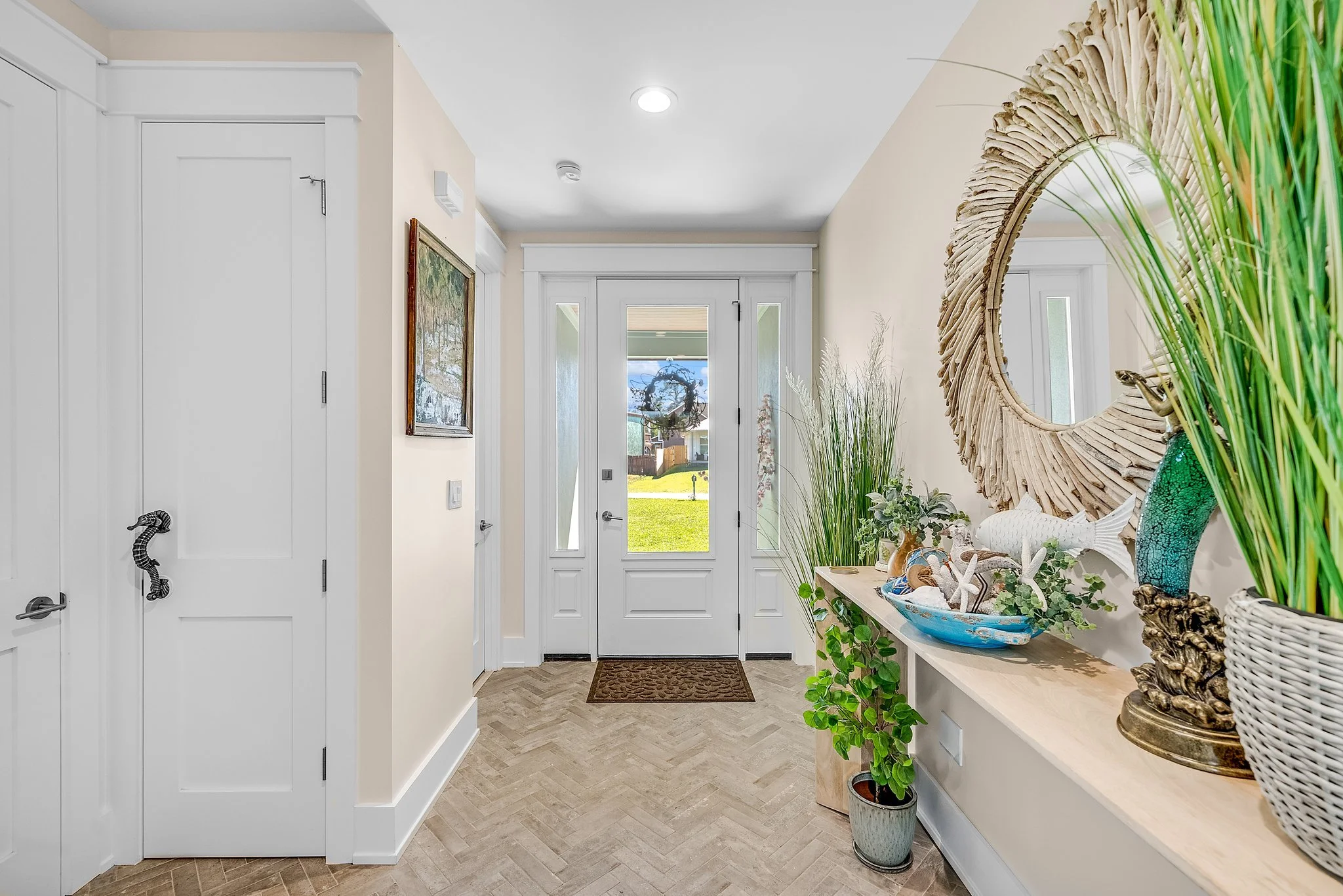 5-web-or-mls-7206 S Lagoon Dr-16.jpg